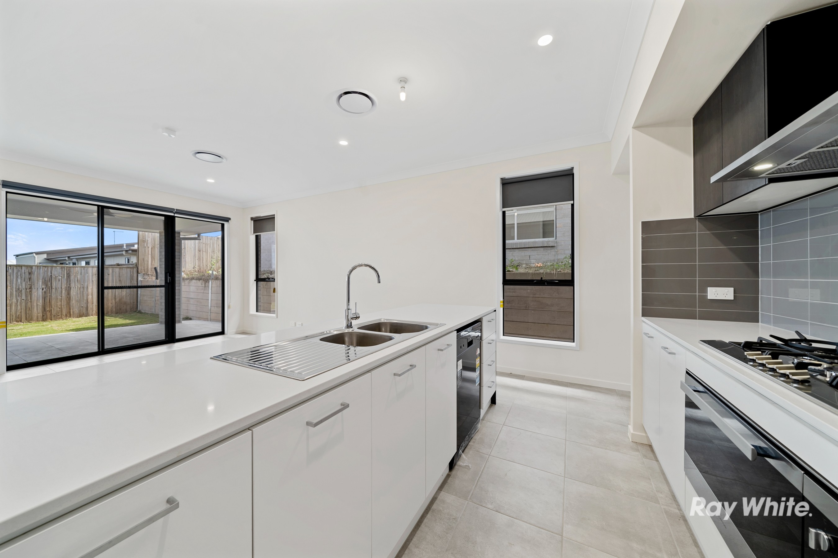 18 Carnarvon Drive, South Ripley, QLD 4306