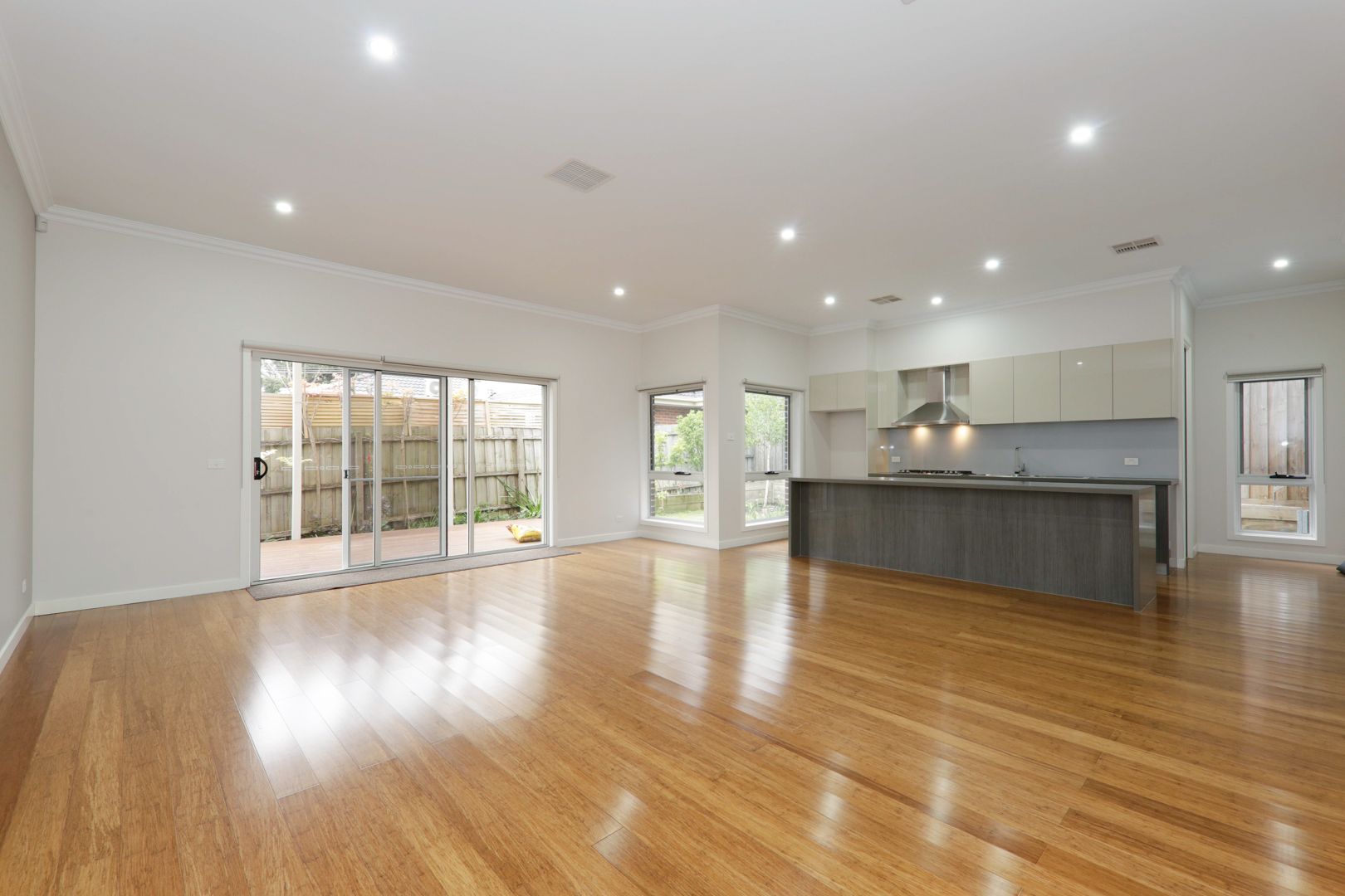 2/16 Orchard Street, Glen Waverley, VIC 3150