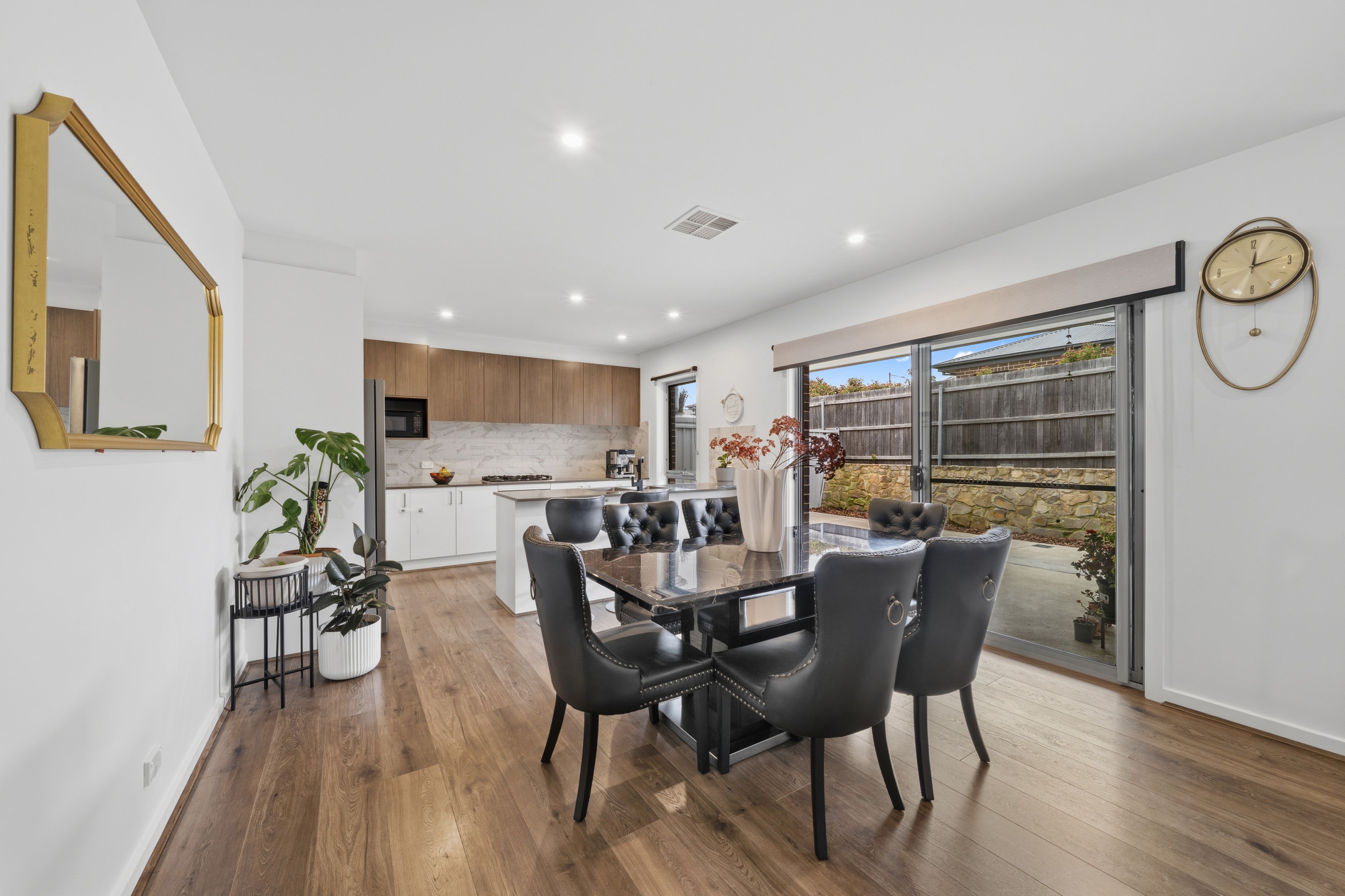 2/4 Lorraway Street — photo 3 of 27