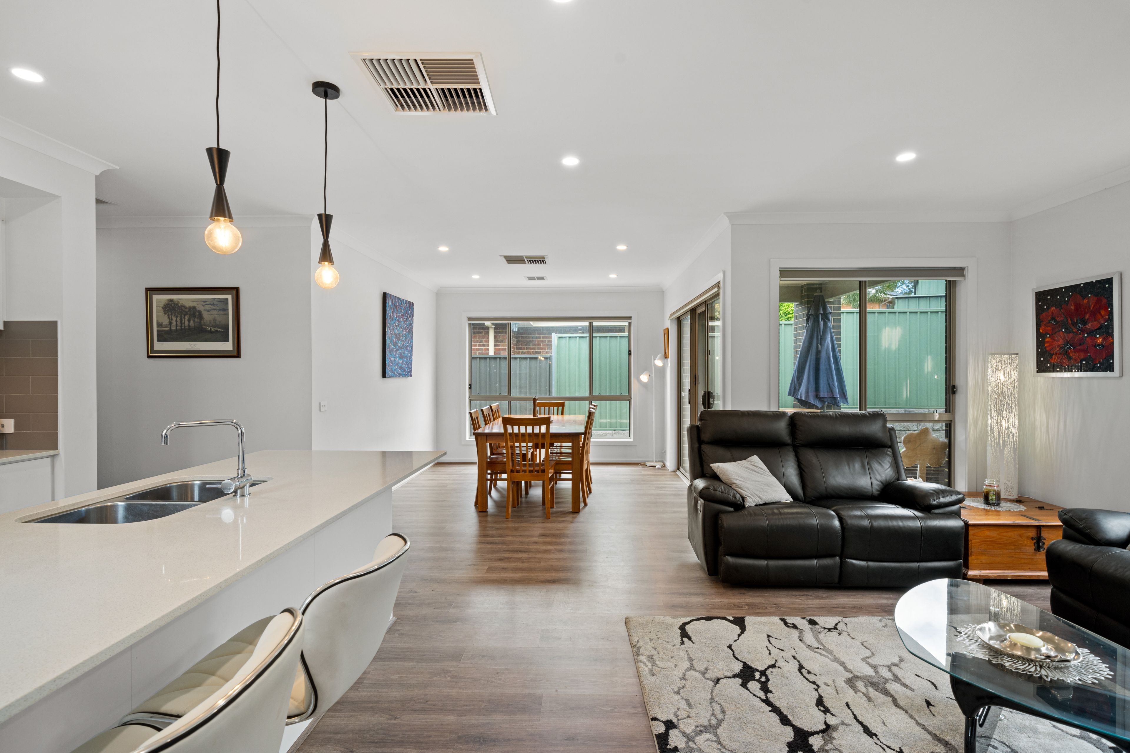 4 Cronulla Drive — photo 11 of 20