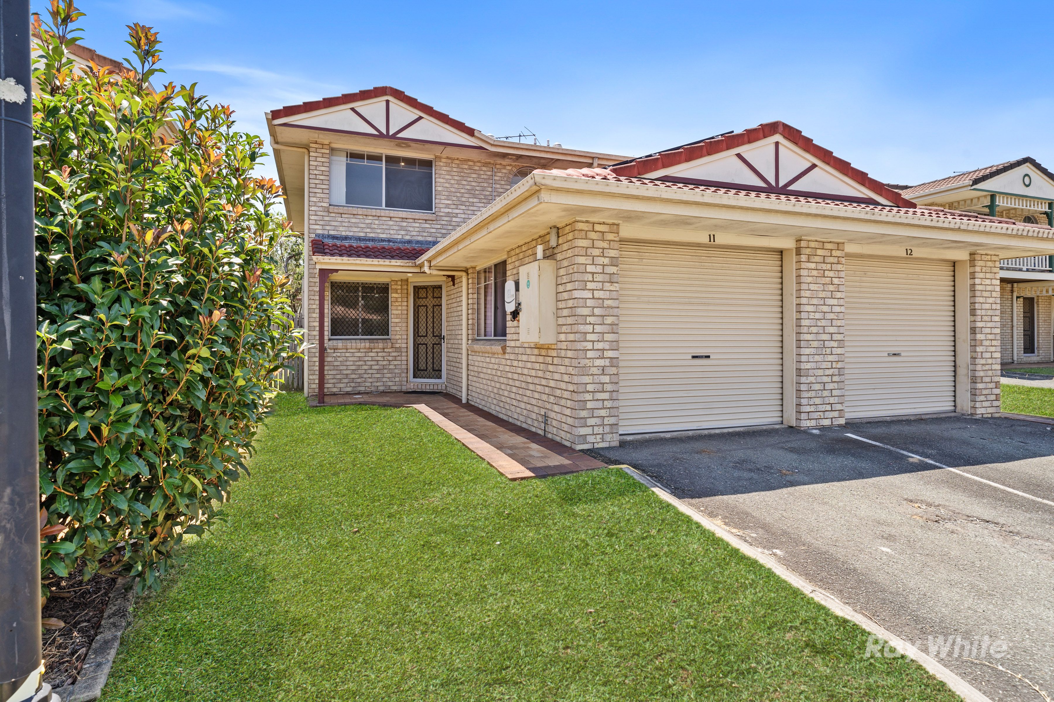 10 Lawrence Close
