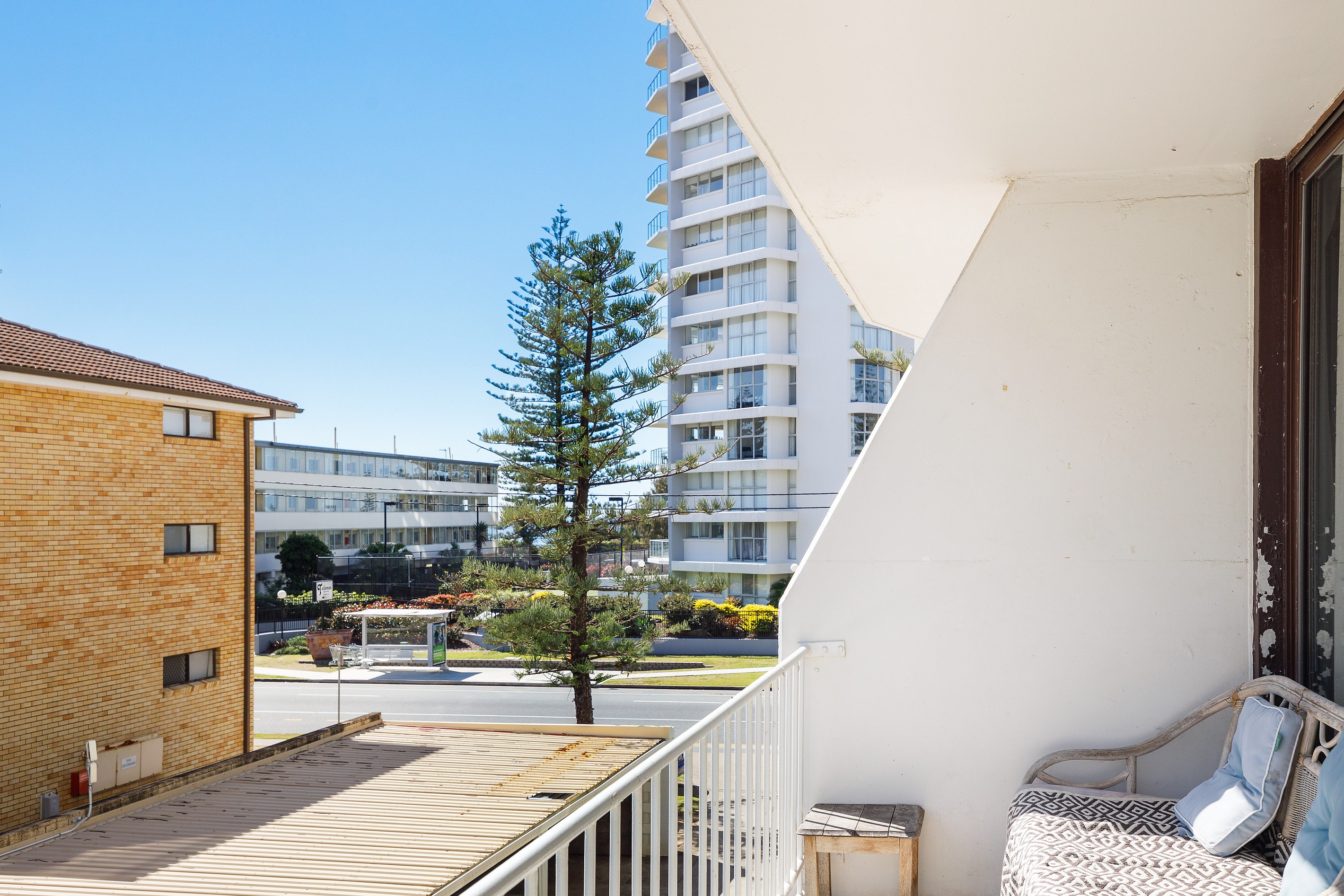7/7 Queensland Avenue 'Queensleigh', Broadbeach, QLD 4218