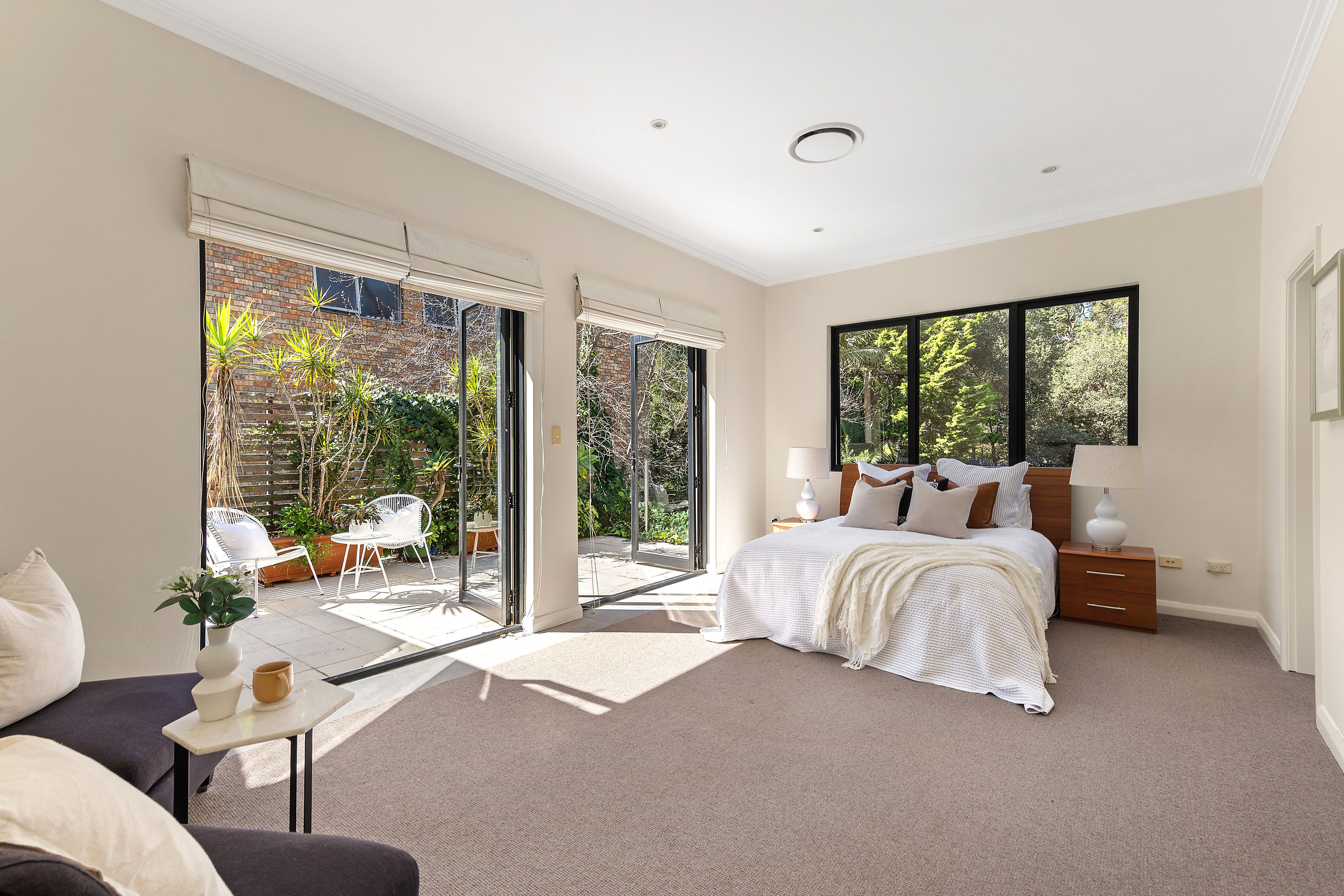 35 Holmes Street — photo 6 of 10