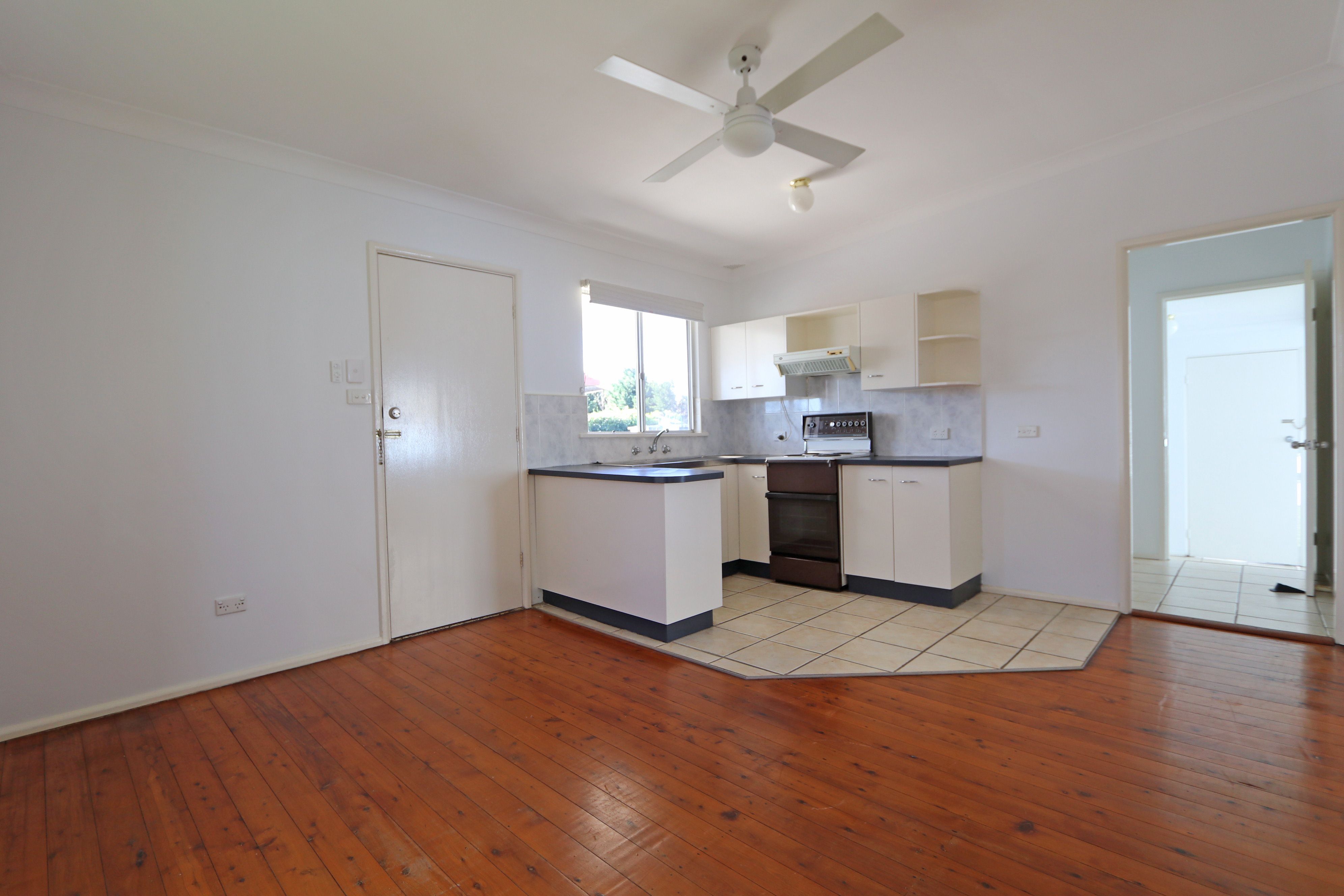 14 Kathleen White Crescent, Killarney Vale, NSW 2261