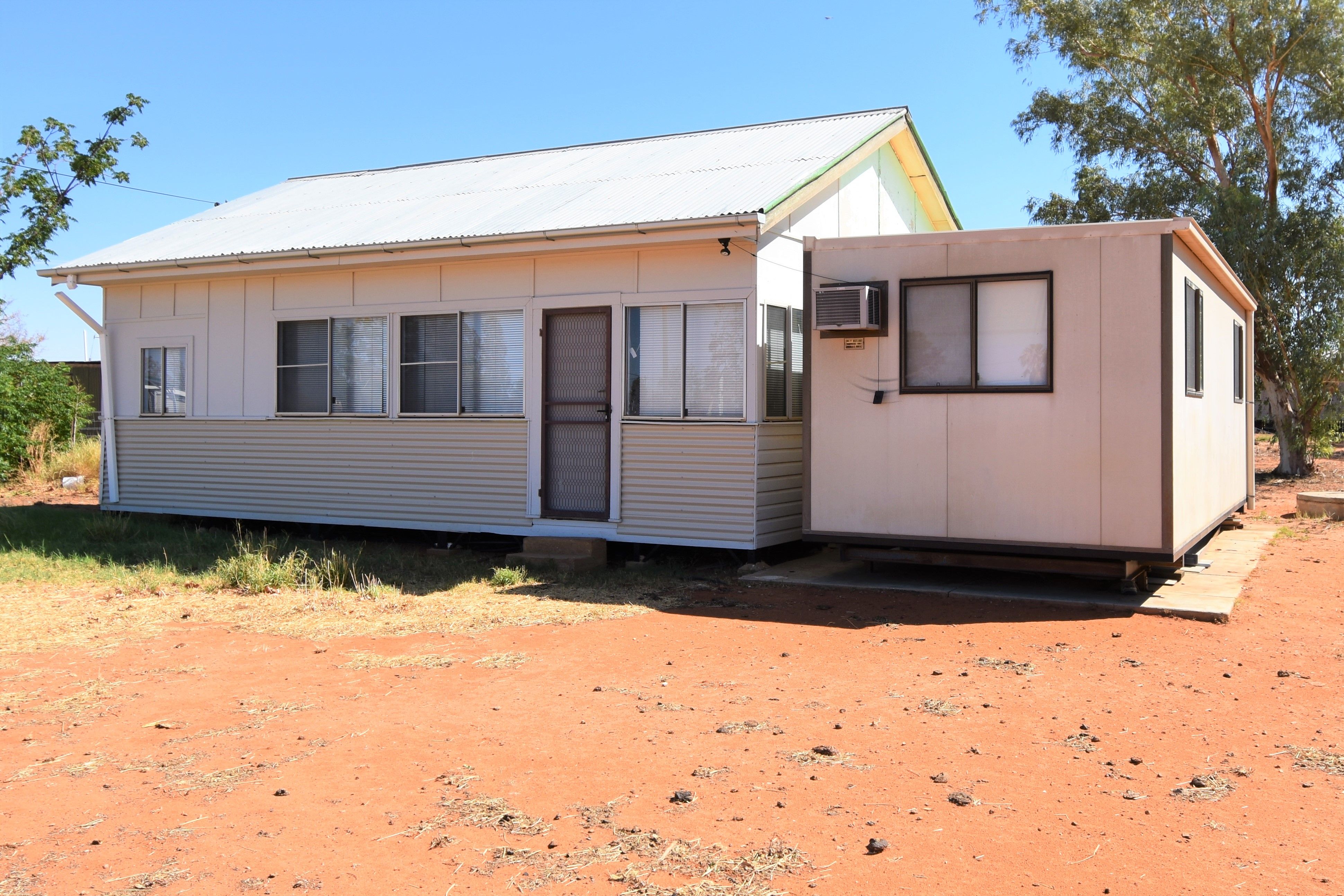13 Victoria Street, Windorah QLD 4481