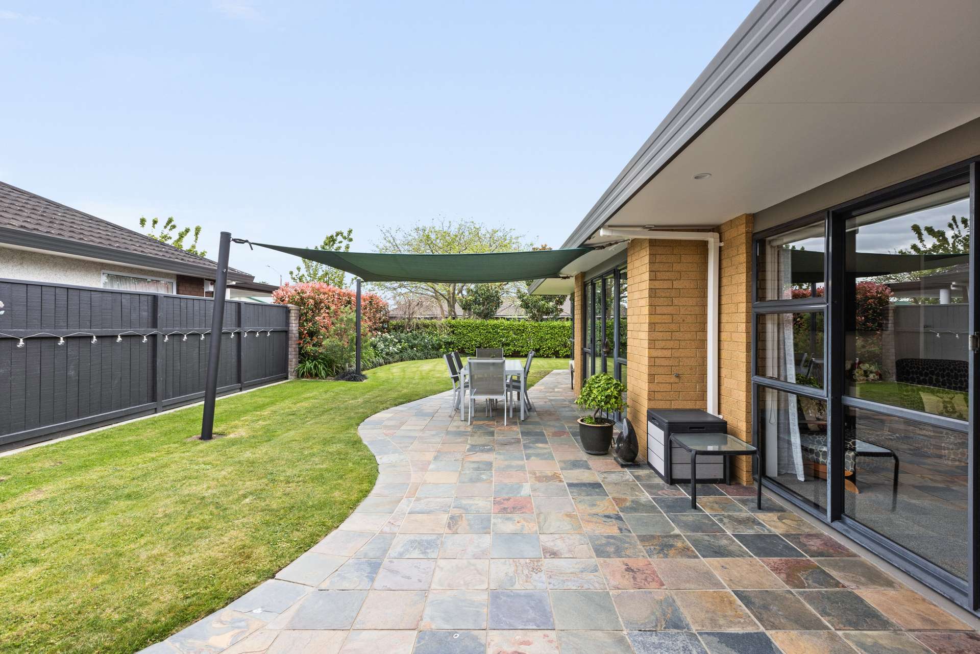 126 Avenue Road photo 8