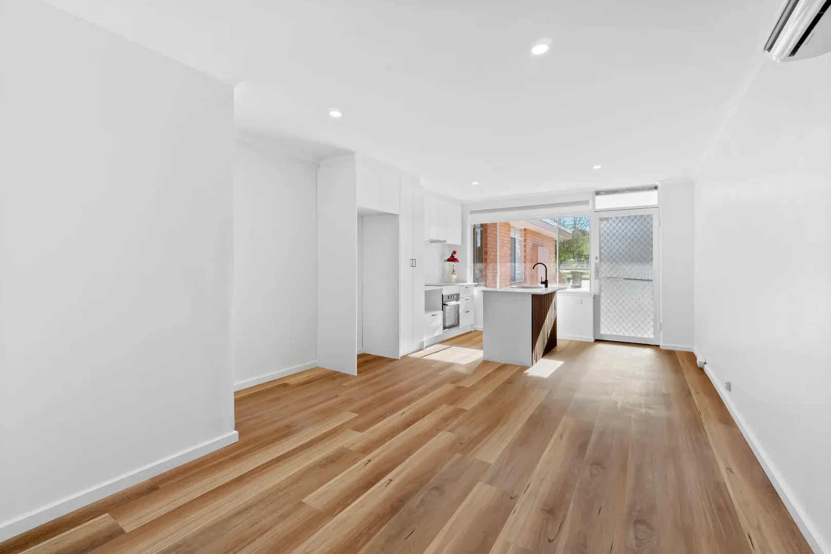 3/1802 Dandenong Road — photo 4 of 6