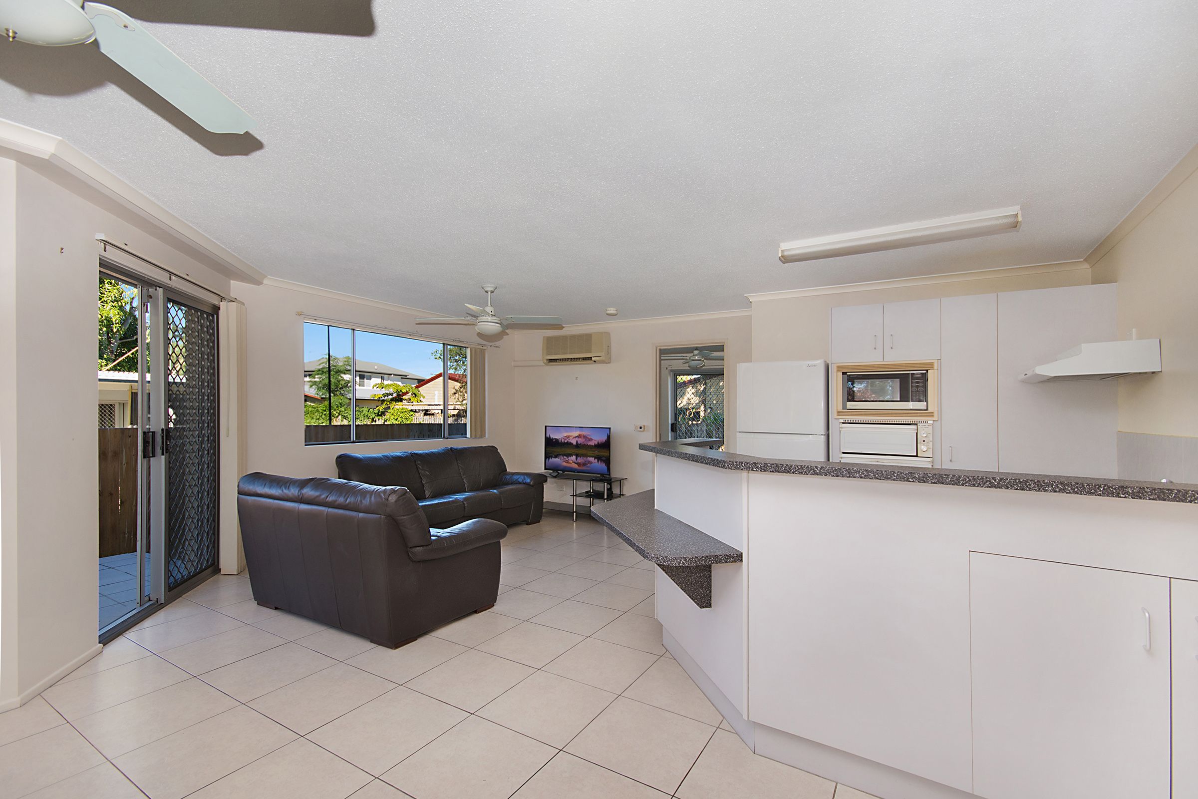 2/71 Bradman Avenue, Maroochydore, QLD 4558
