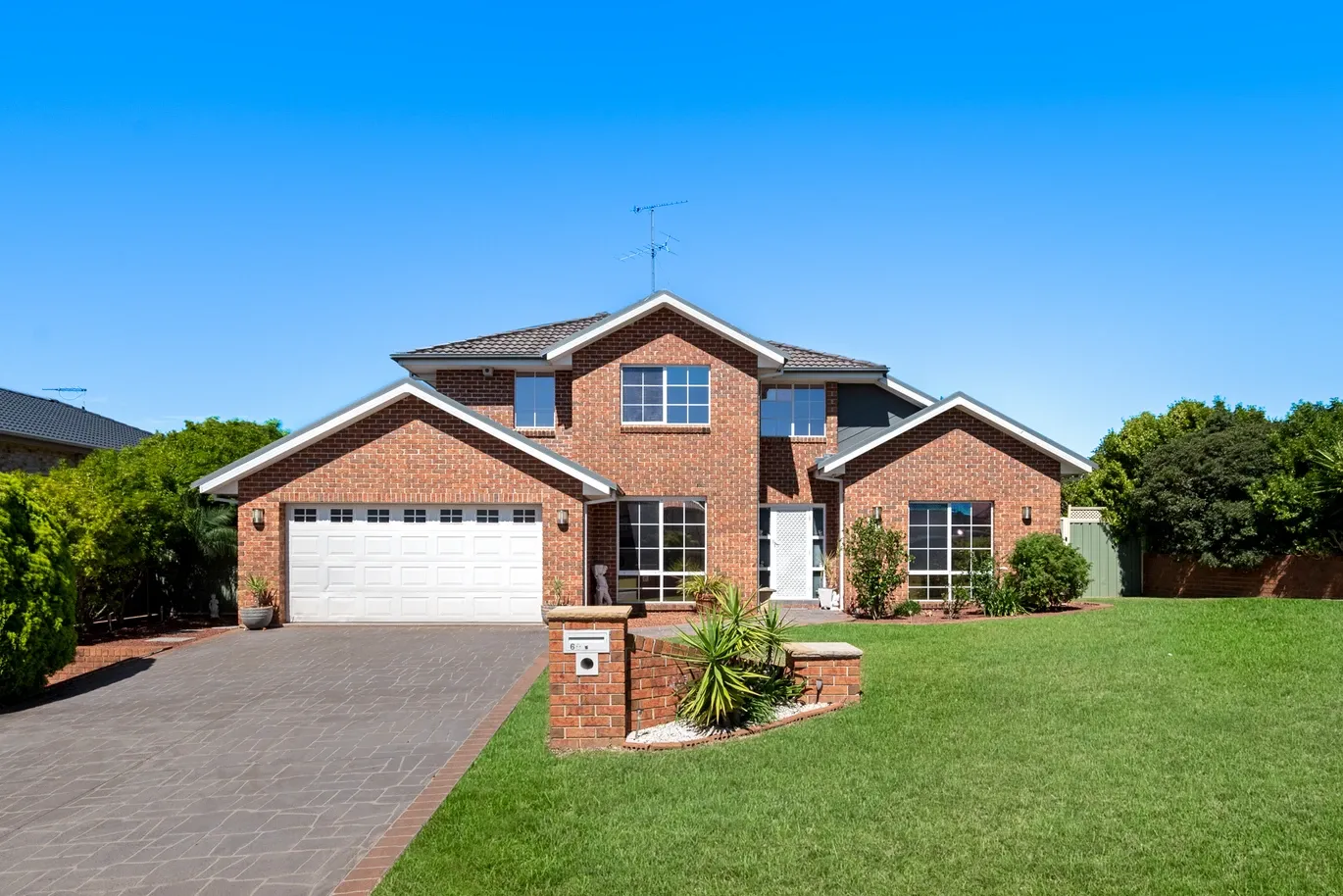 60 Mountain View Avenue, Glen Alpine NSW 2560
