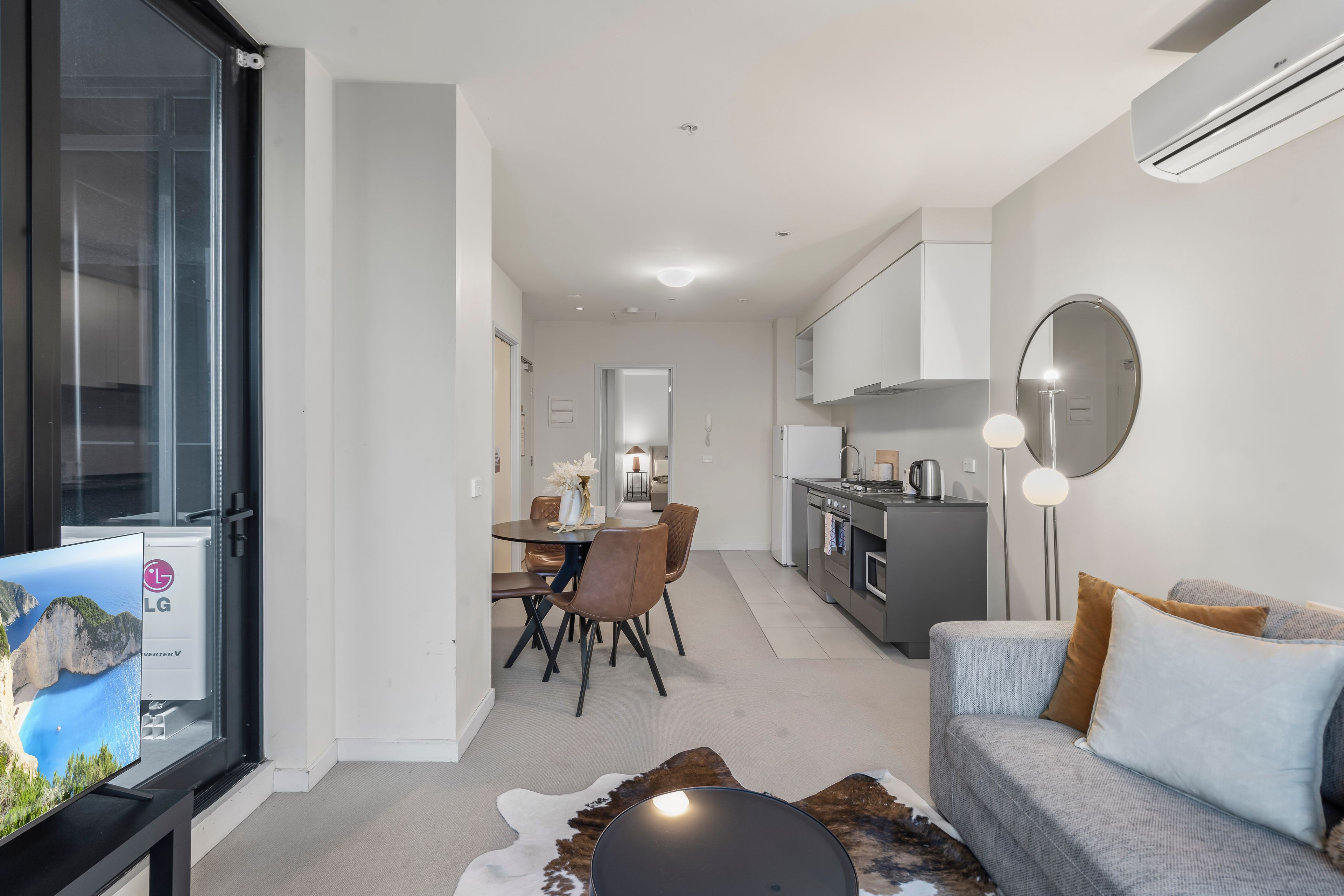 6006/568 Collins Street — photo 2 of 13