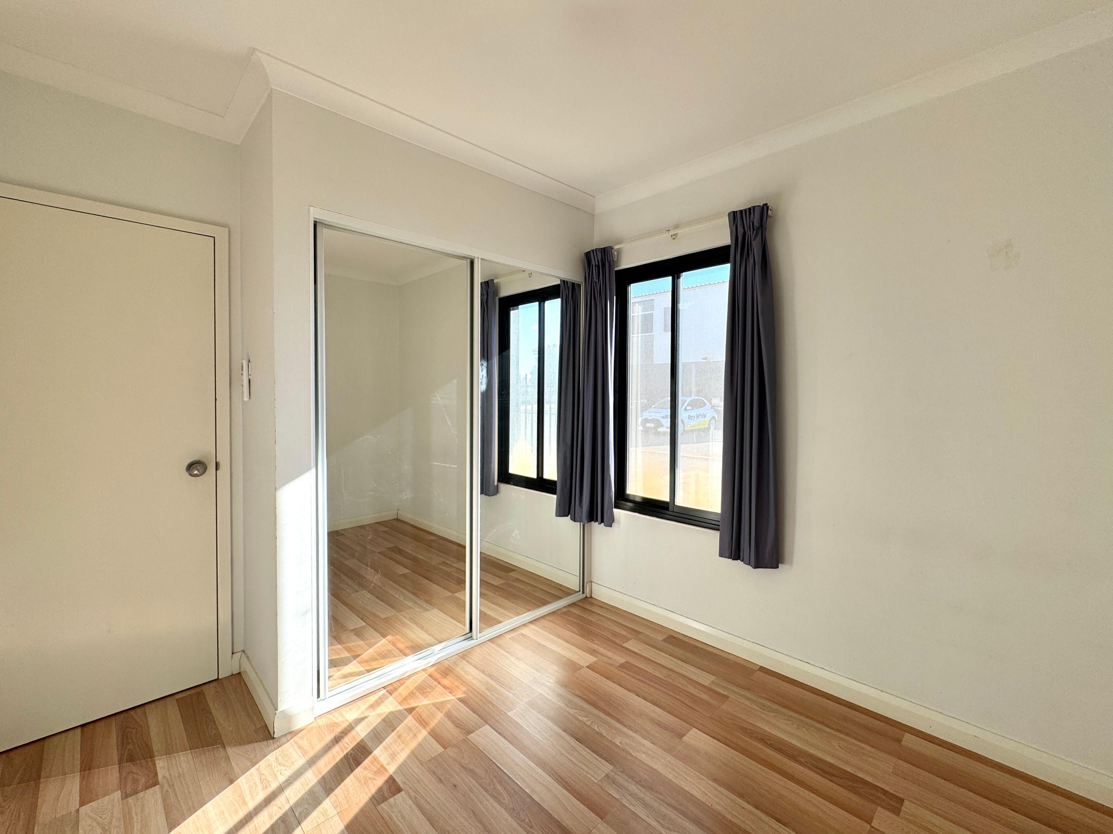 5/1 Lawson Street — photo 8 of 16