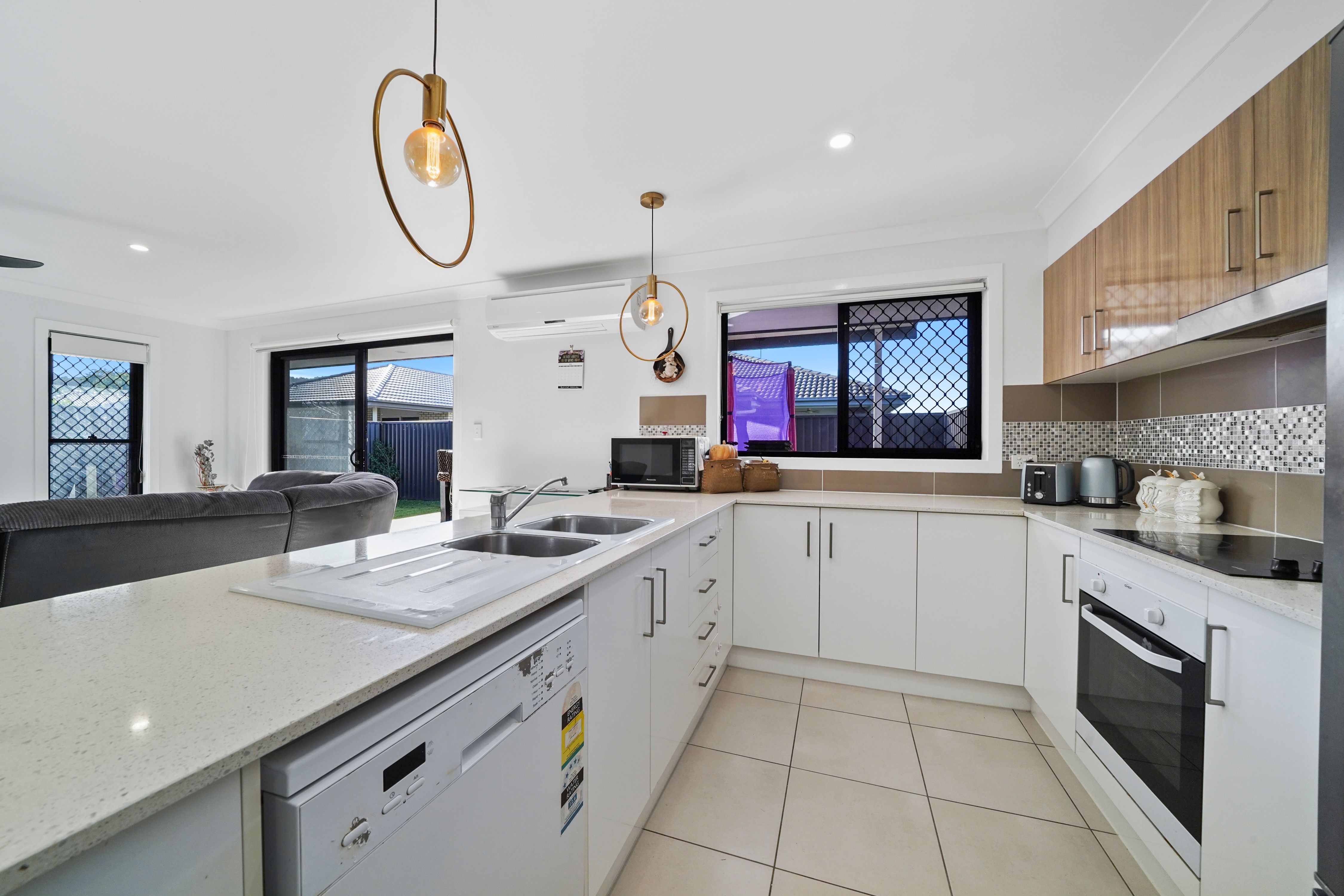 1/12 Maud Street — photo 7 of 20