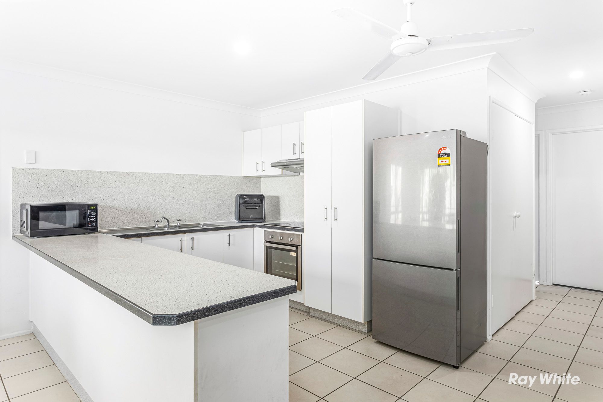 2/24 Price Avenue, Kawana, QLD 4701