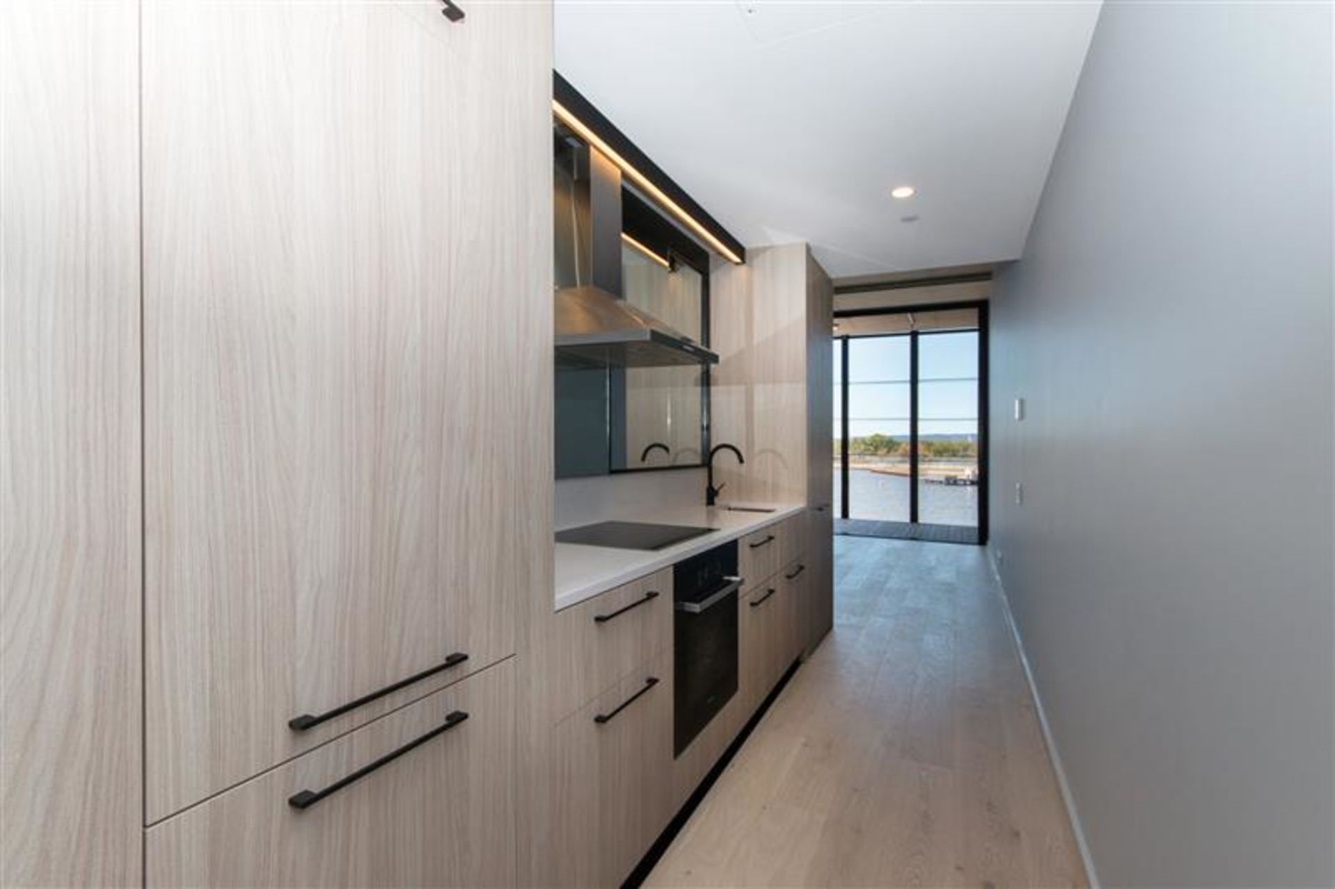 2/39 Eastlake Parade, Kingston, ACT 2604
