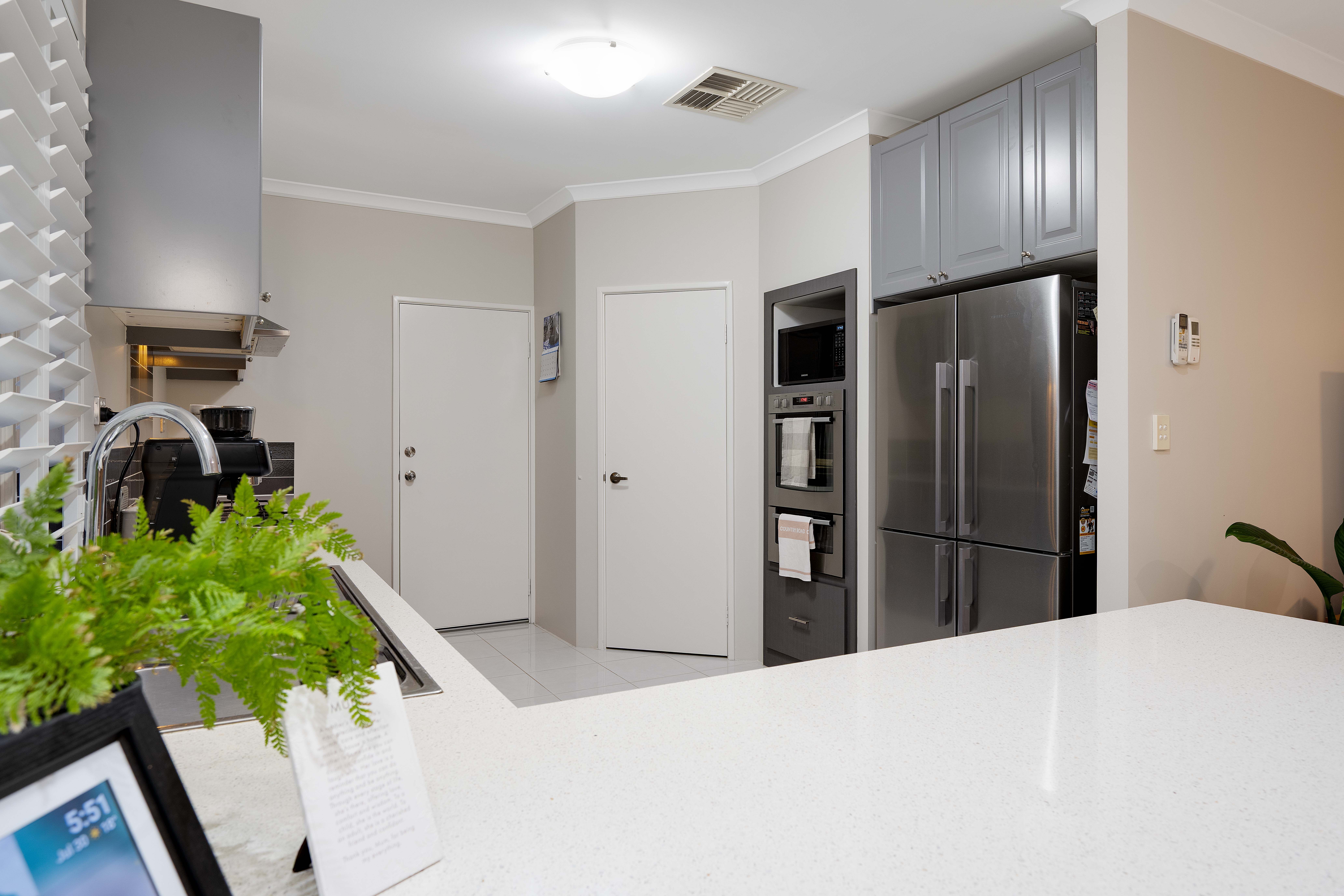 98 Kingsbridge Boulevard — photo 10 of 30