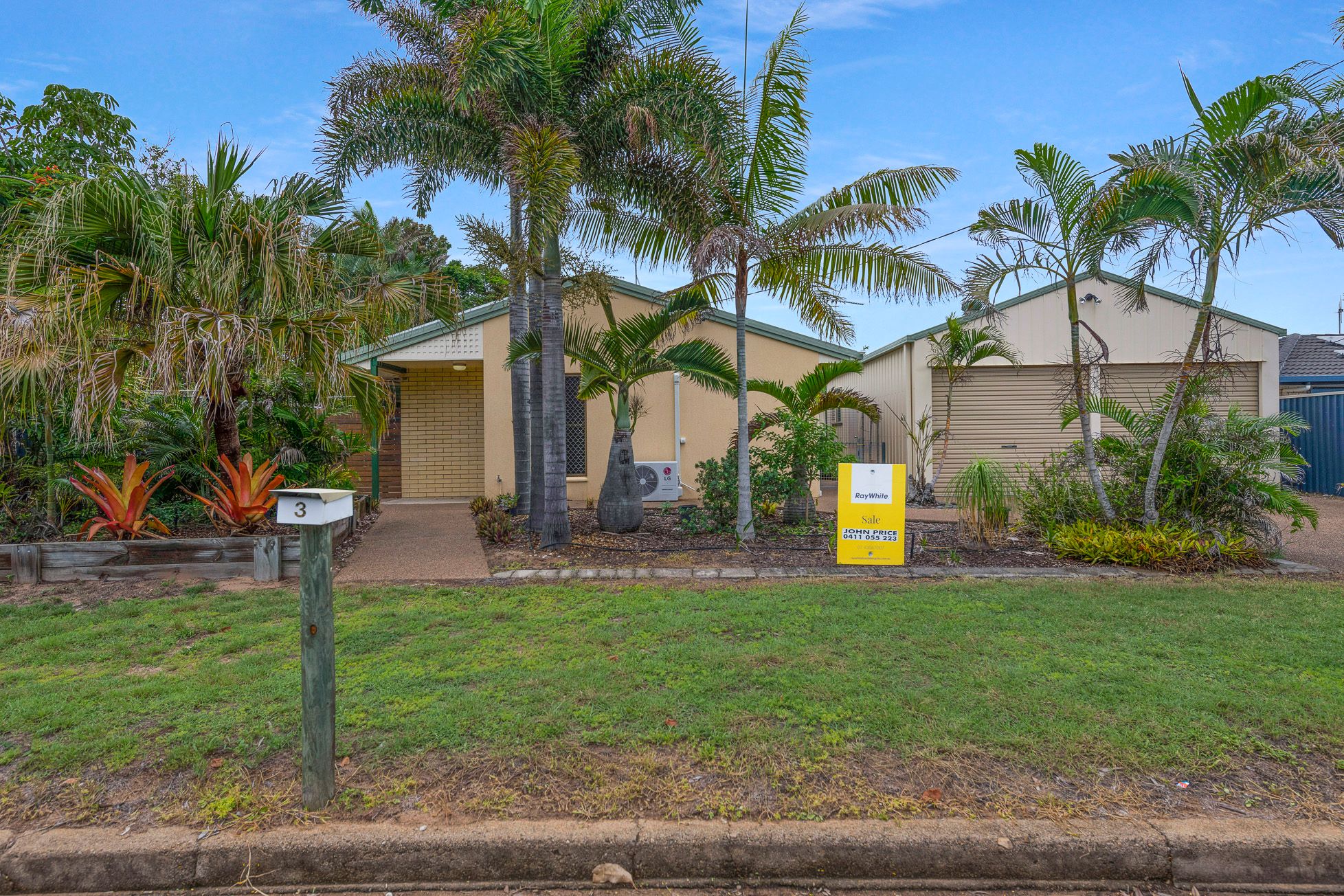3 Poinciana Court, Moore Park Beach, QLD 4670