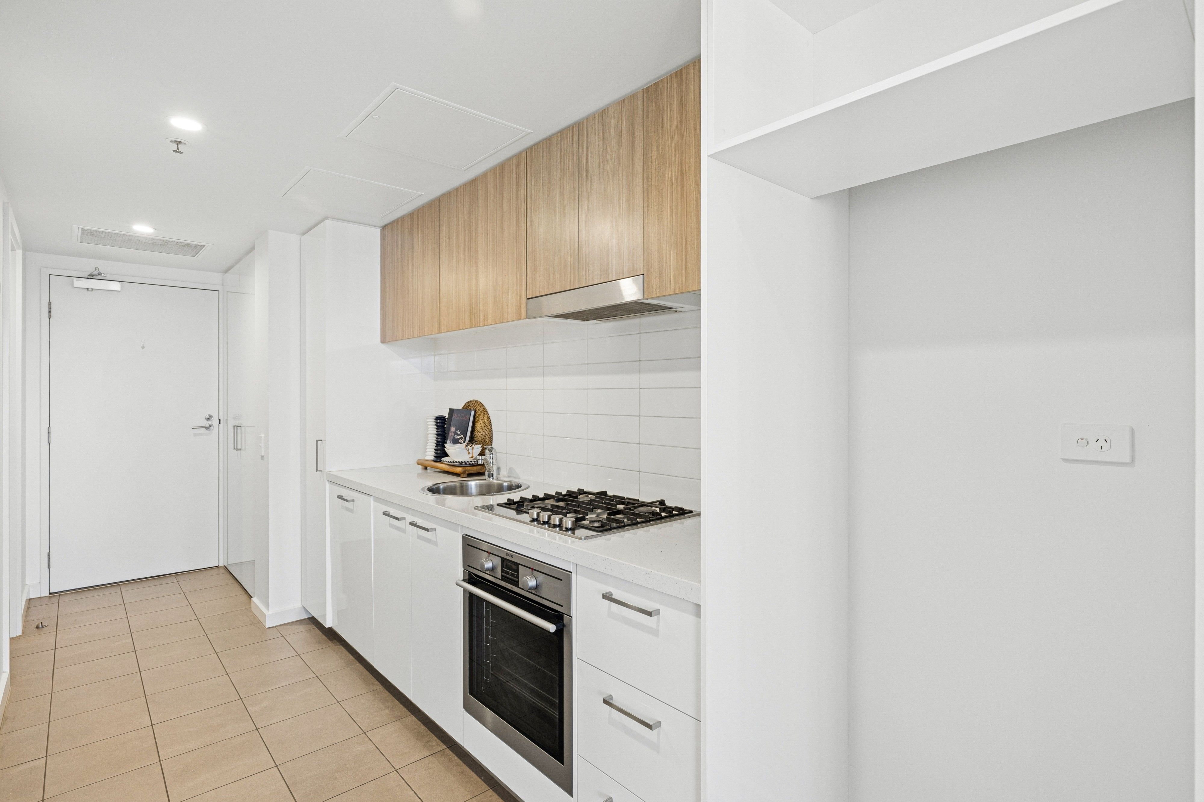 1218/160 Grote Street — photo 9 of 26
