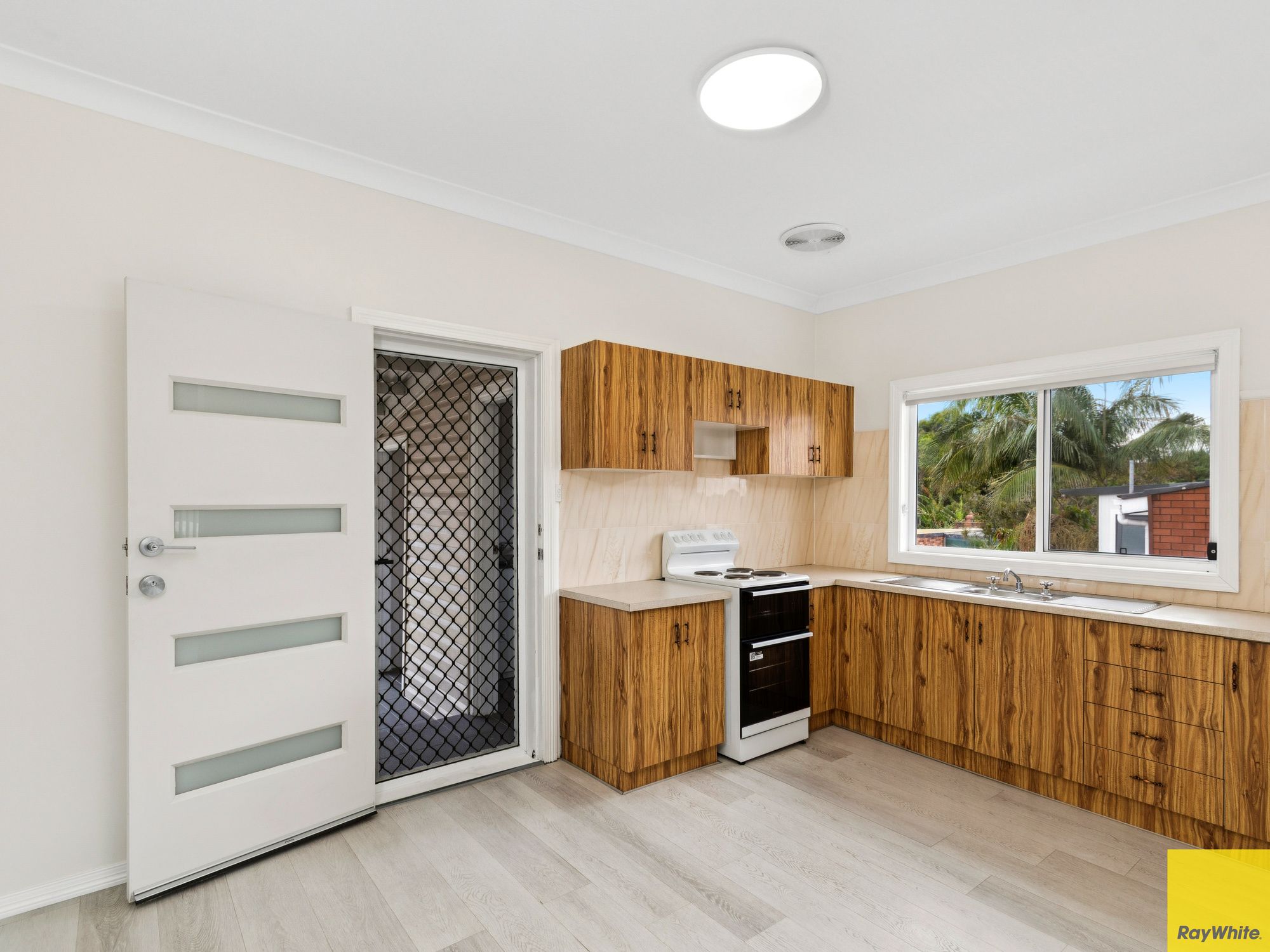 11 Denise Street, Lake Heights, NSW 2502