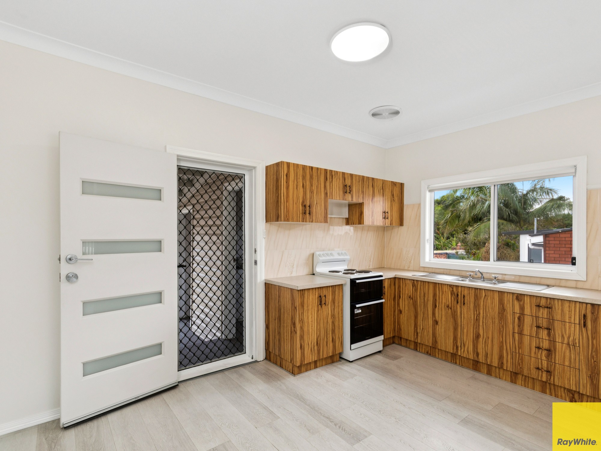 11 Denise Street, Lake Heights, NSW 2502