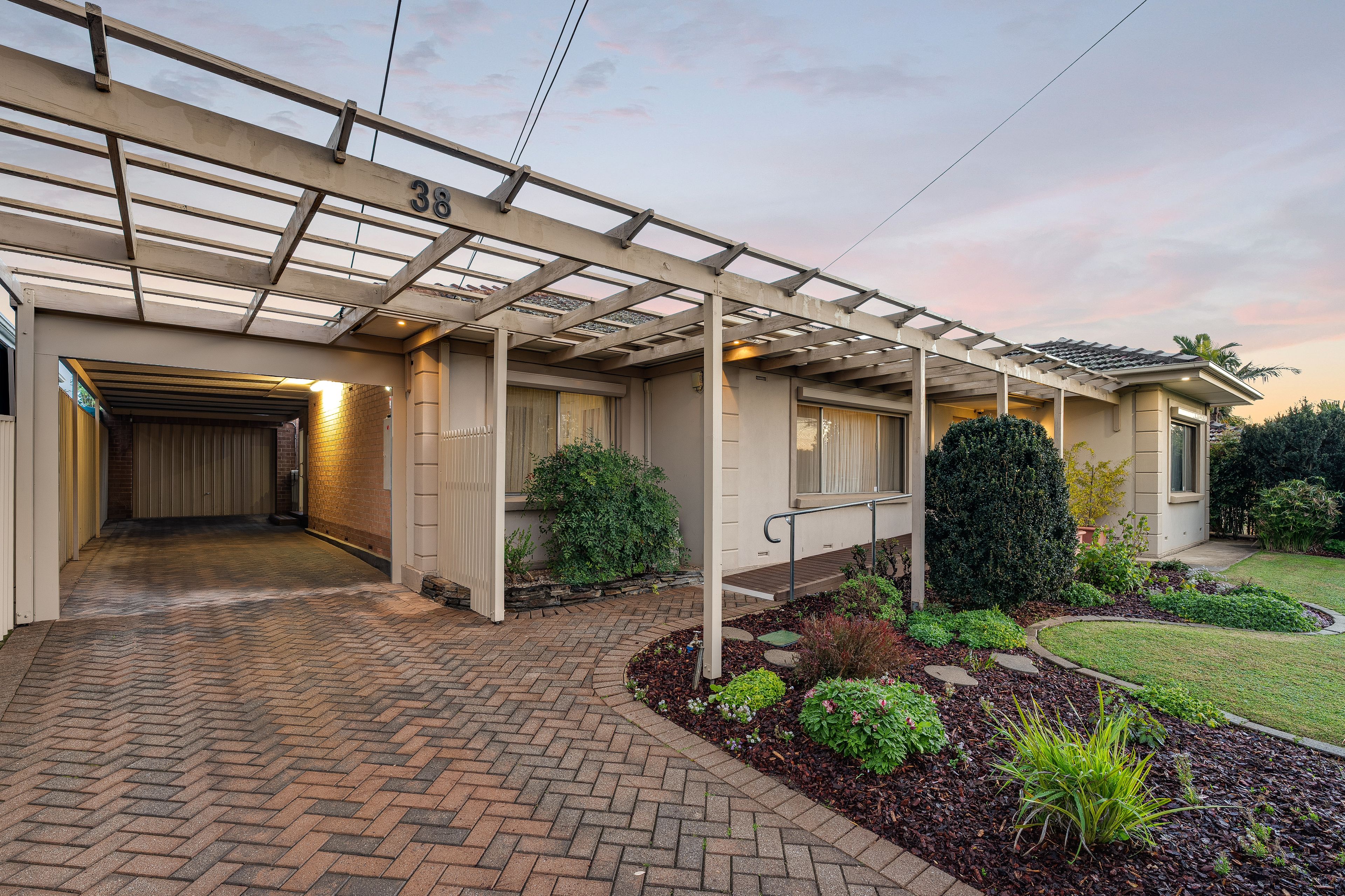 38 Audrey Crescent, Valley View, SA 5093