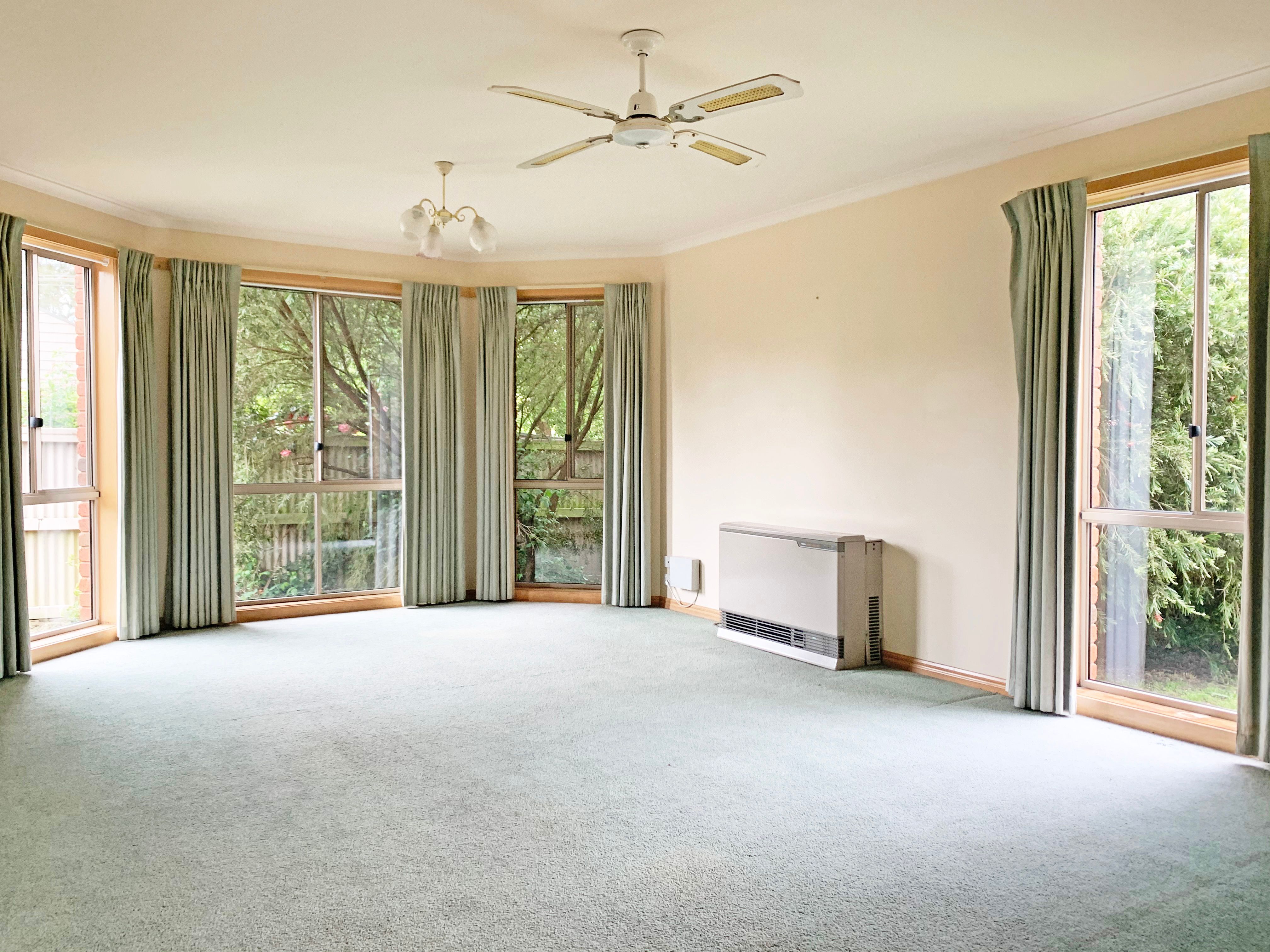 33 Recreation Road, Mount Clear, VIC 3350