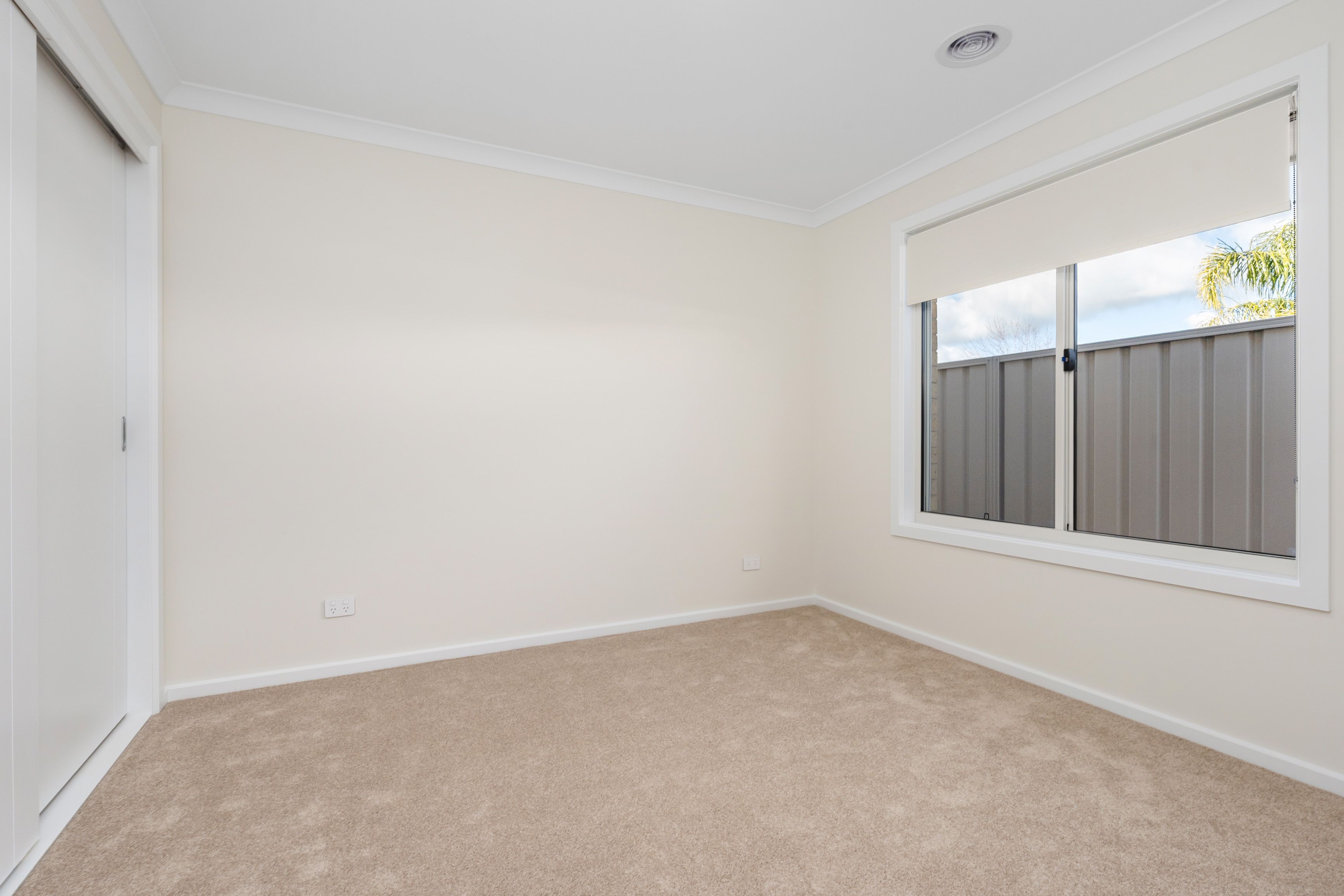 1-2/76 Urana Street — photo 9 of 25
