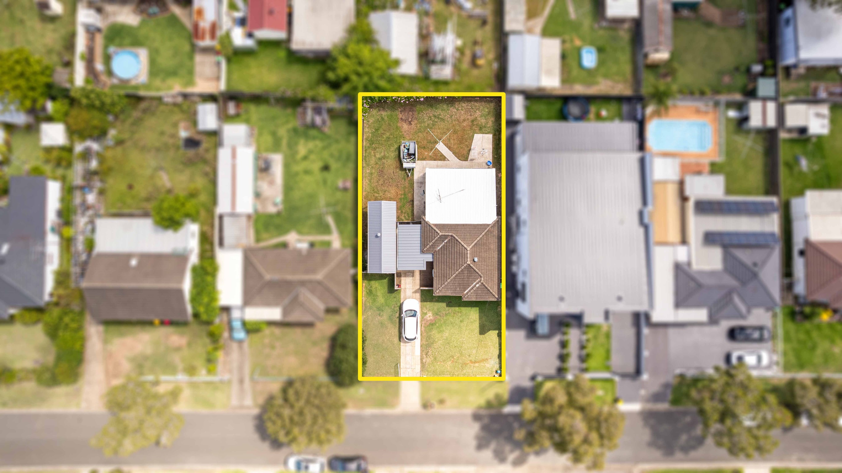 16 Dan Crescent, Colyton, NSW 2760