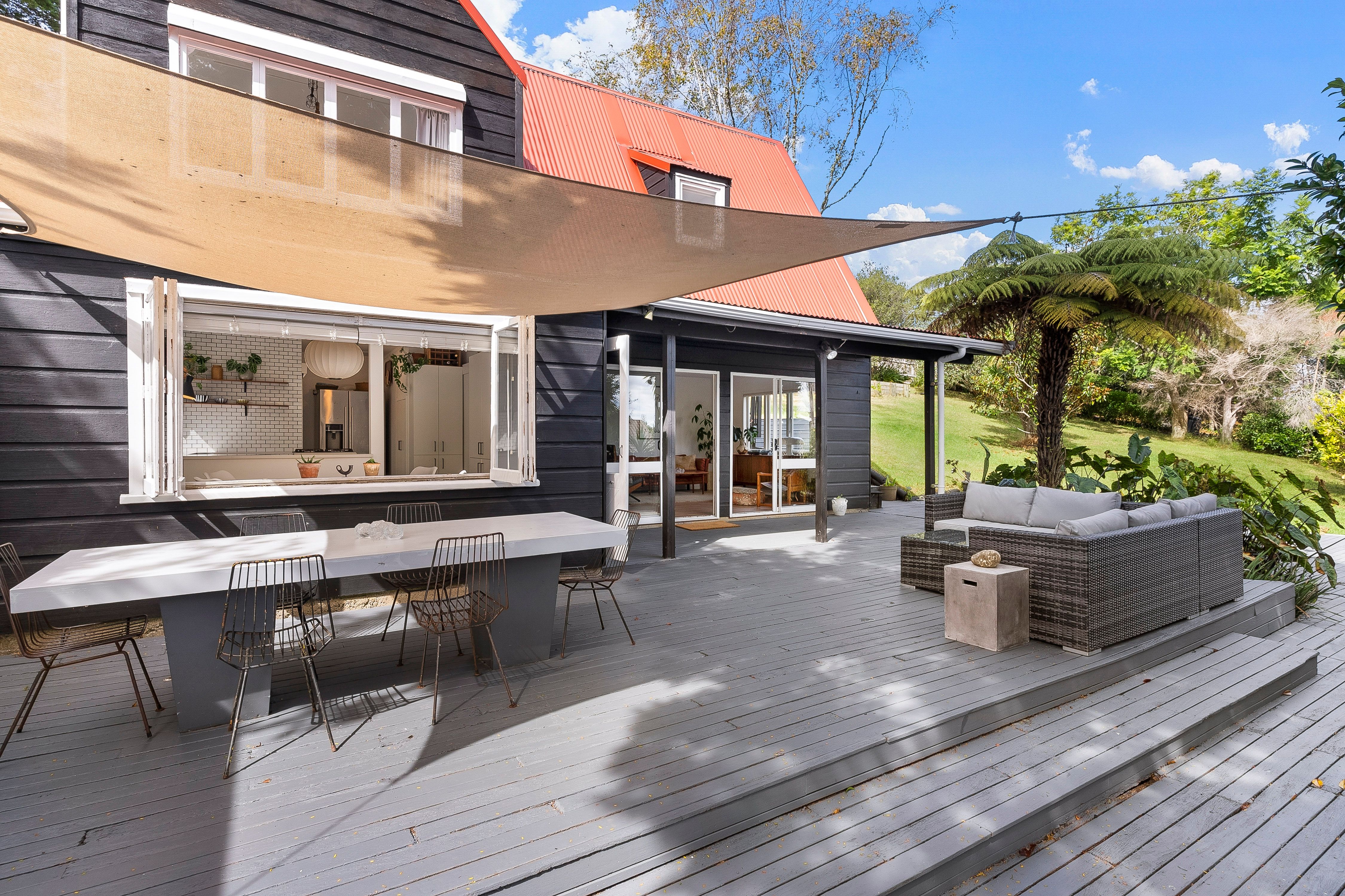 39 Island Bay Road, Beach Haven, North Shore City