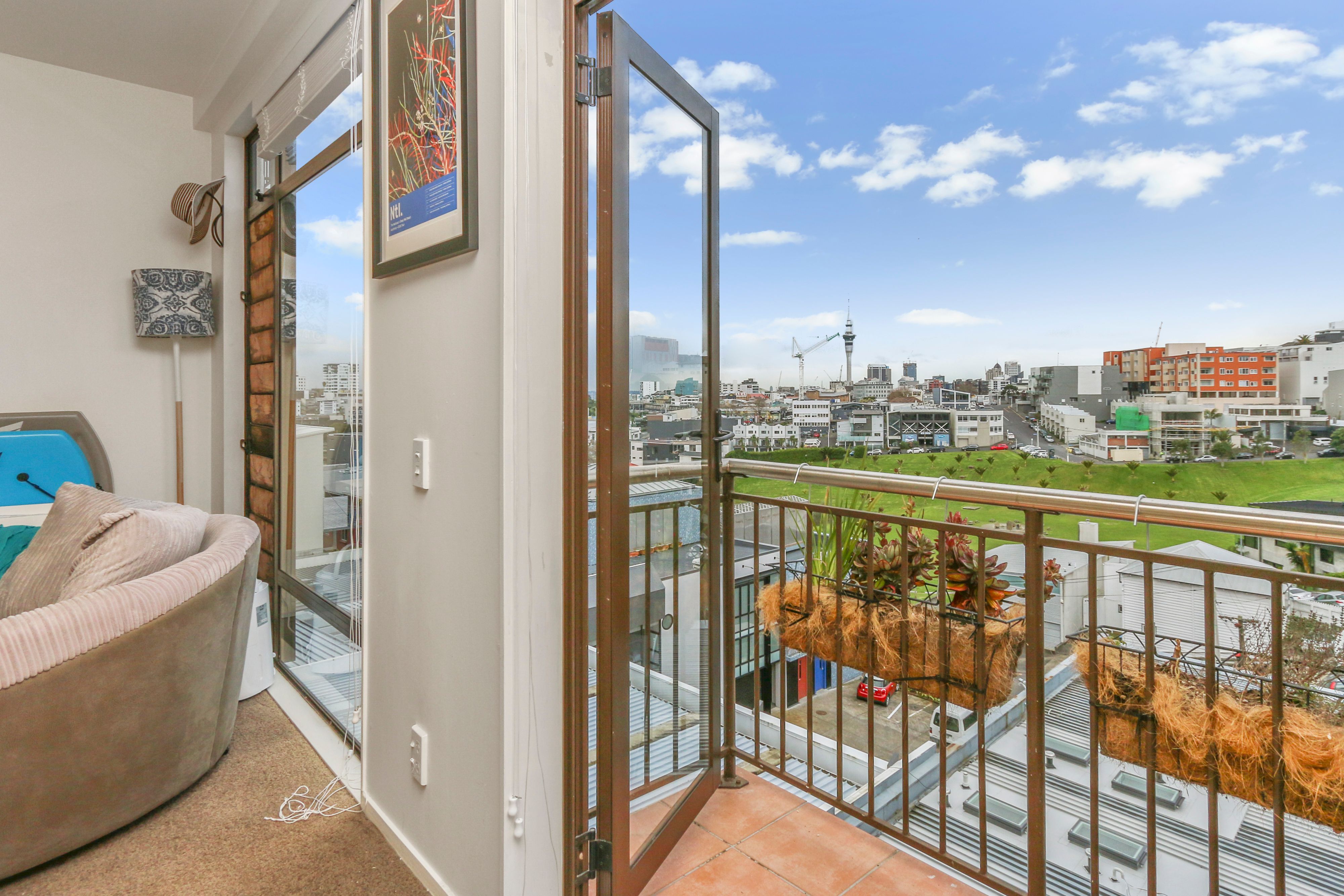 2H/7 Charlotte Street, Eden Terrace, Auckland City