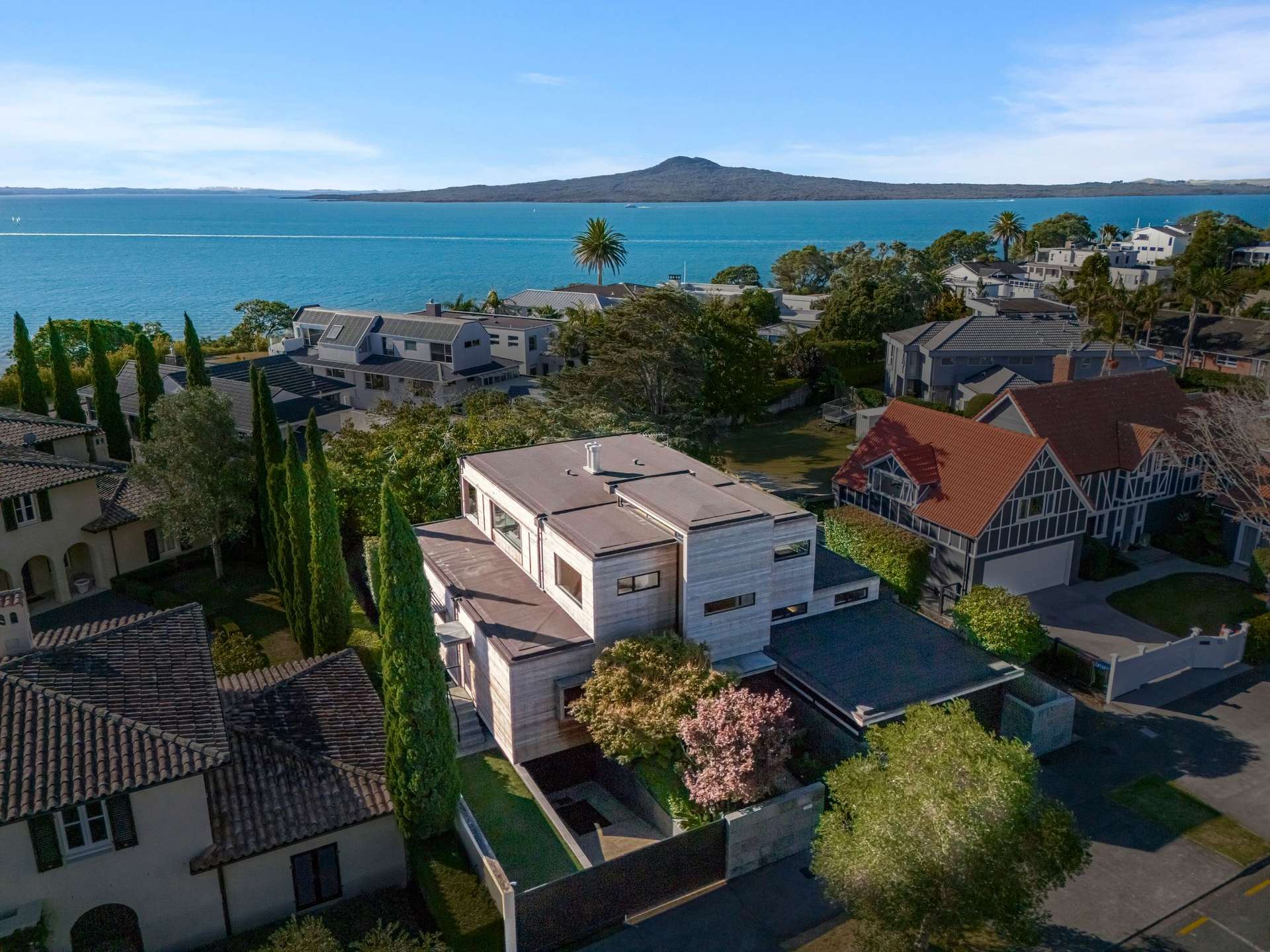10 Springcombe Road photo 35