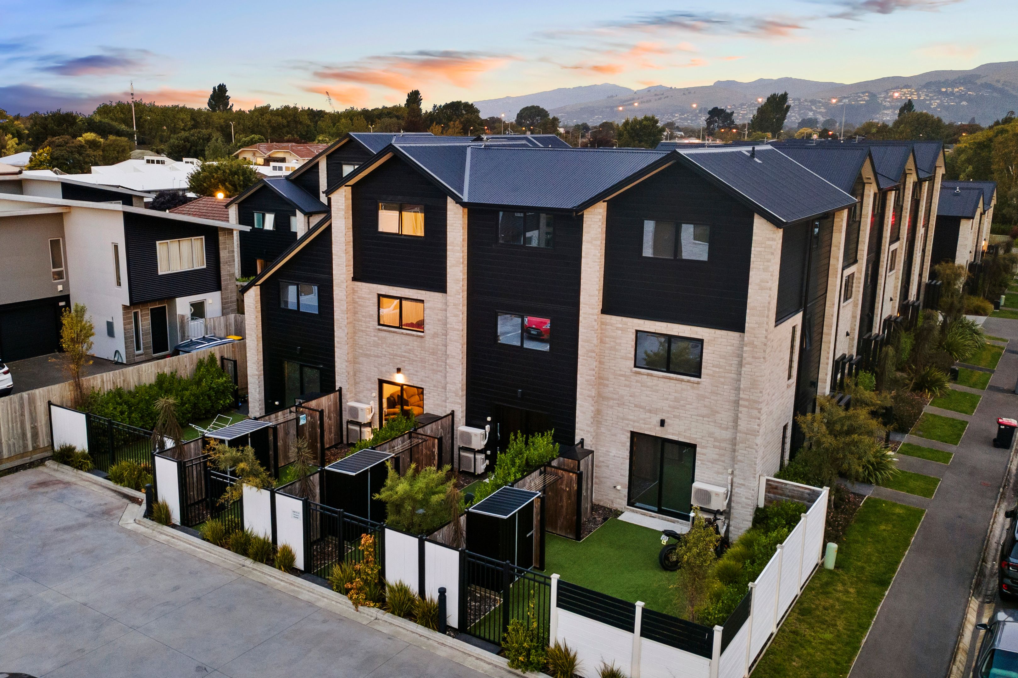 3/4 Taramea Place, Addington, Christchurch City