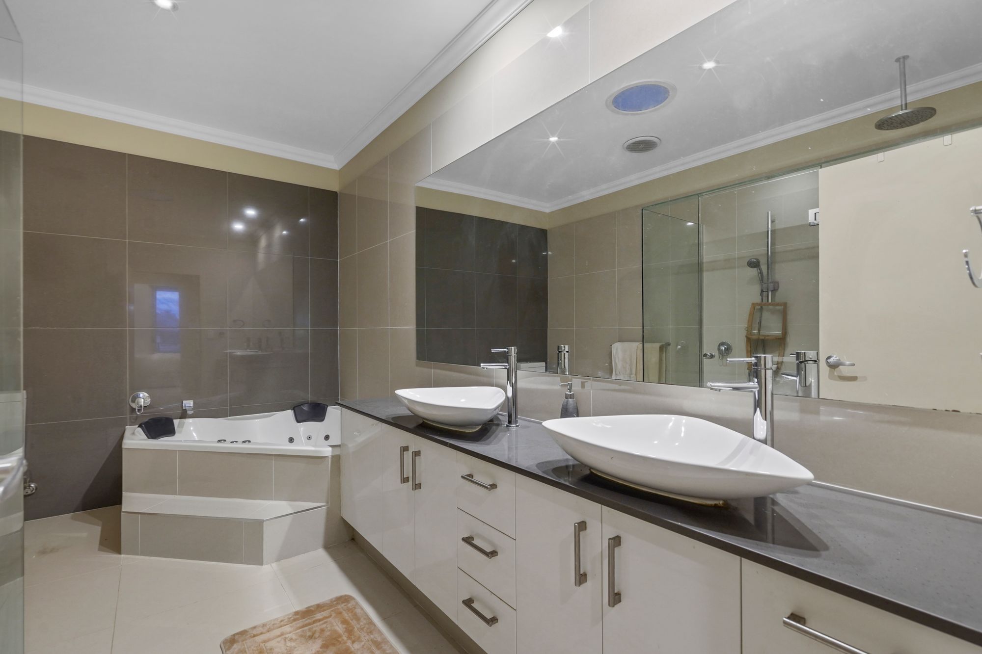 1/107 Bayview Street — photo 17 of 28