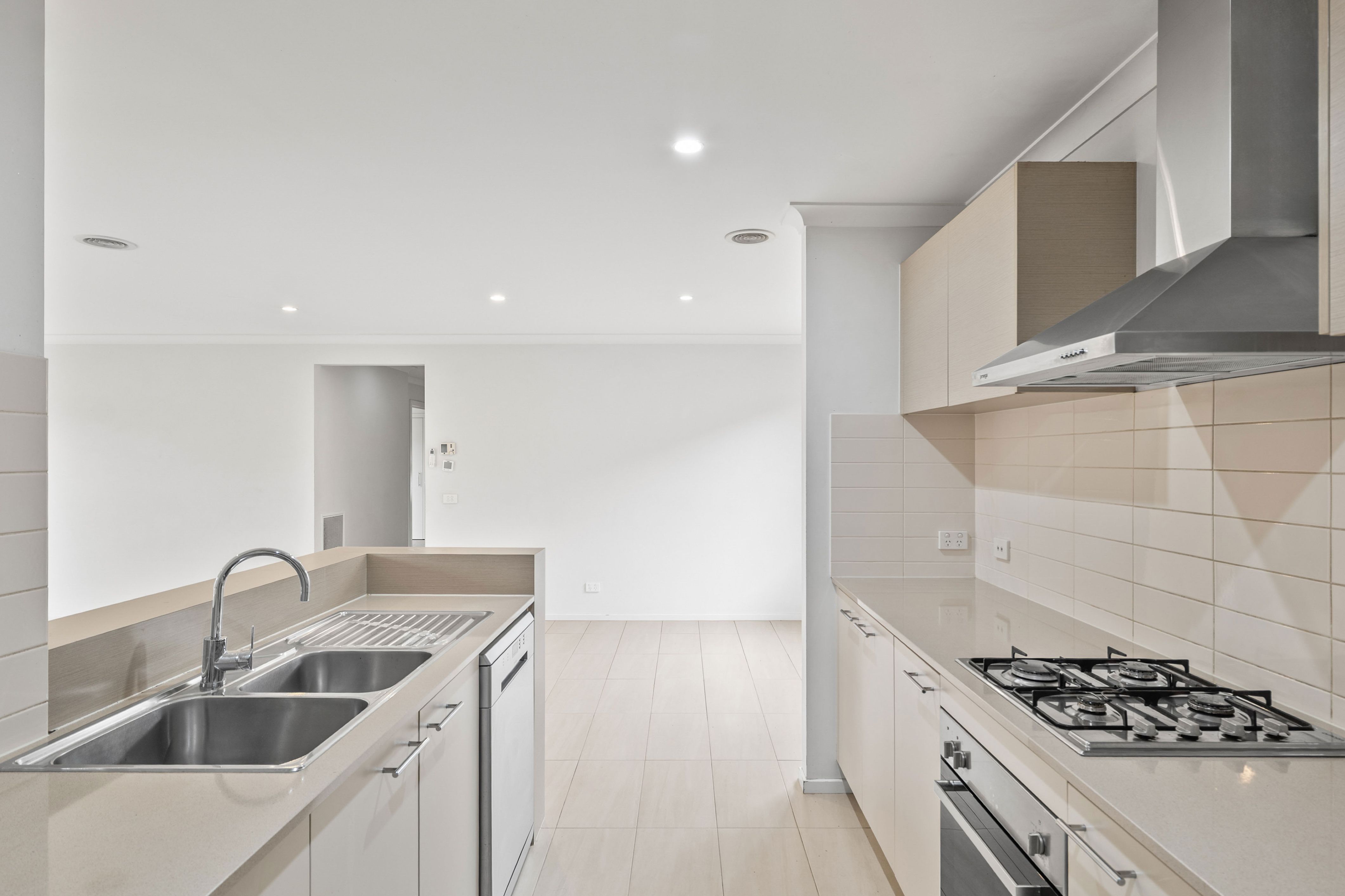 38 Eynesbury View — photo 5 of 12