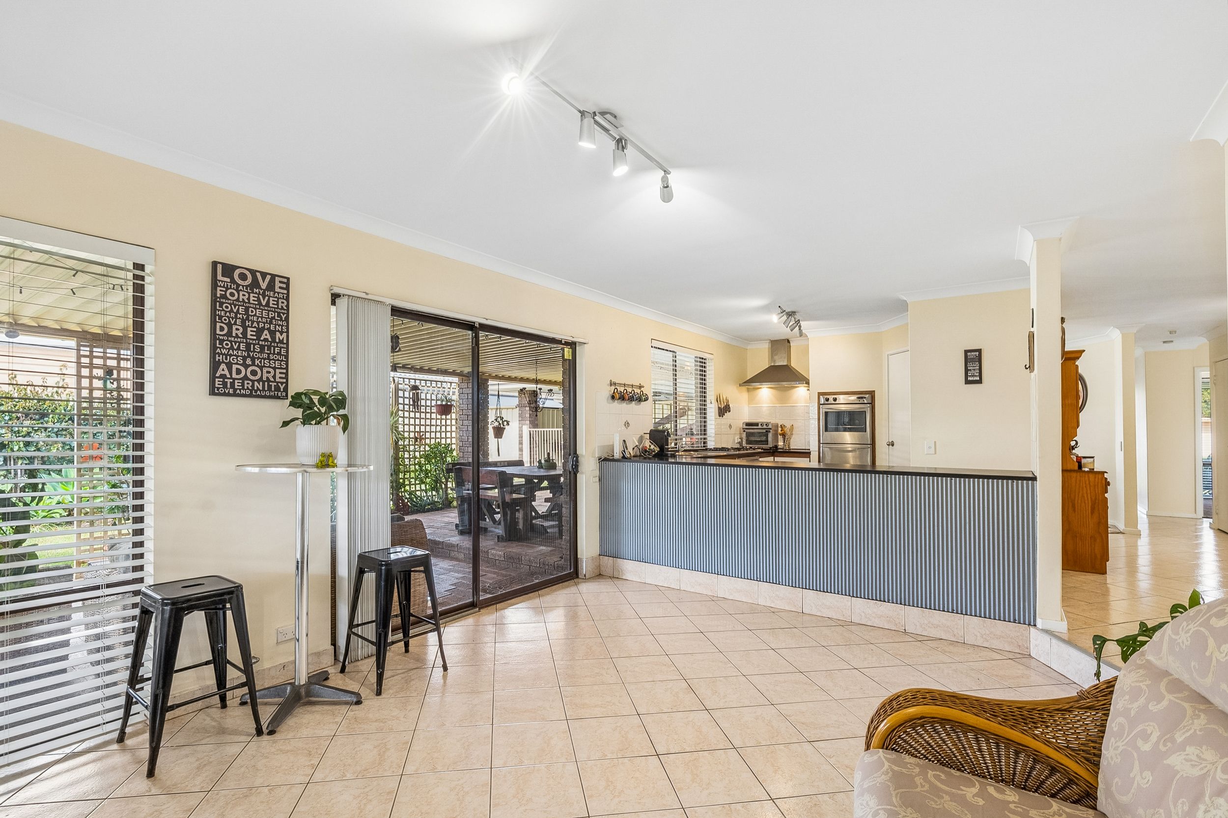 8 Palmer Crescent — photo 13 of 30