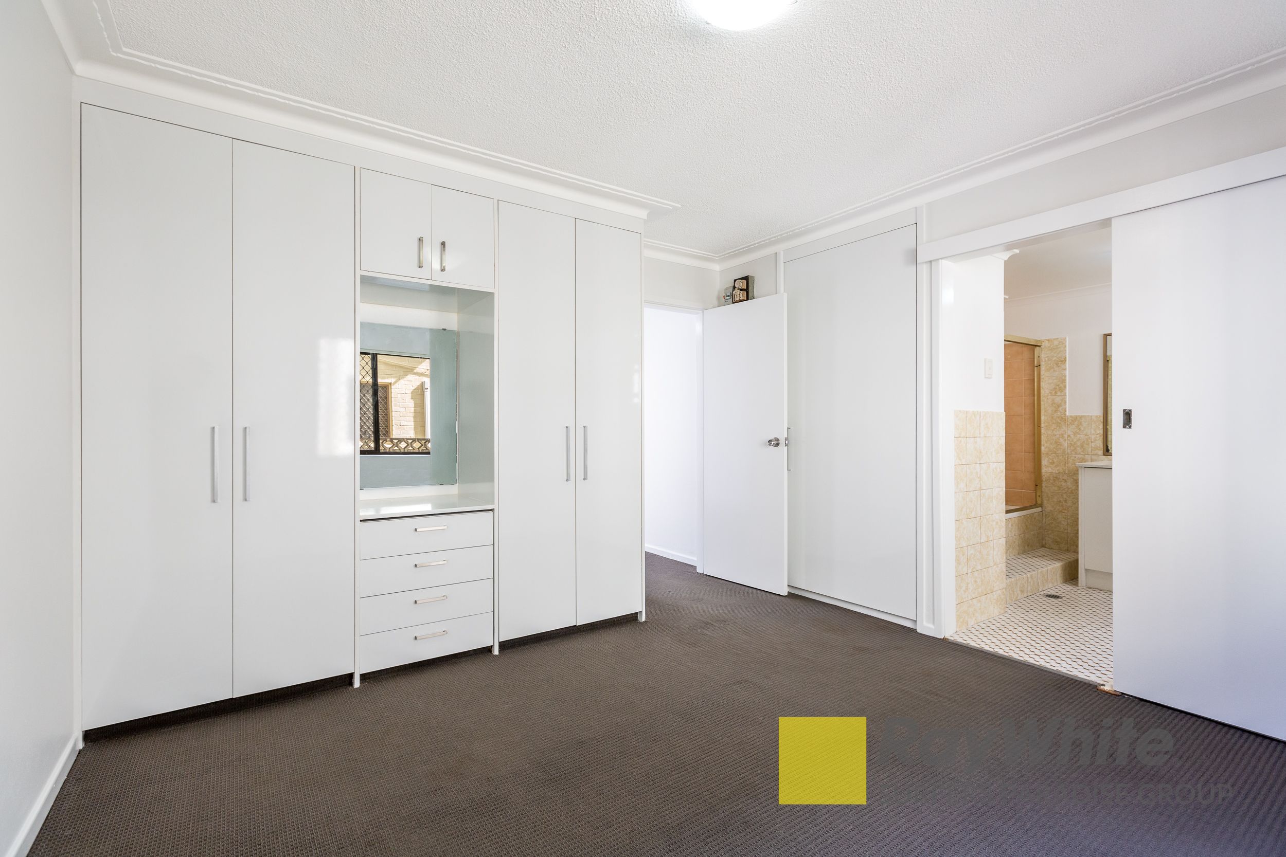 1/25 Thomas Drive — photo 6 of 10