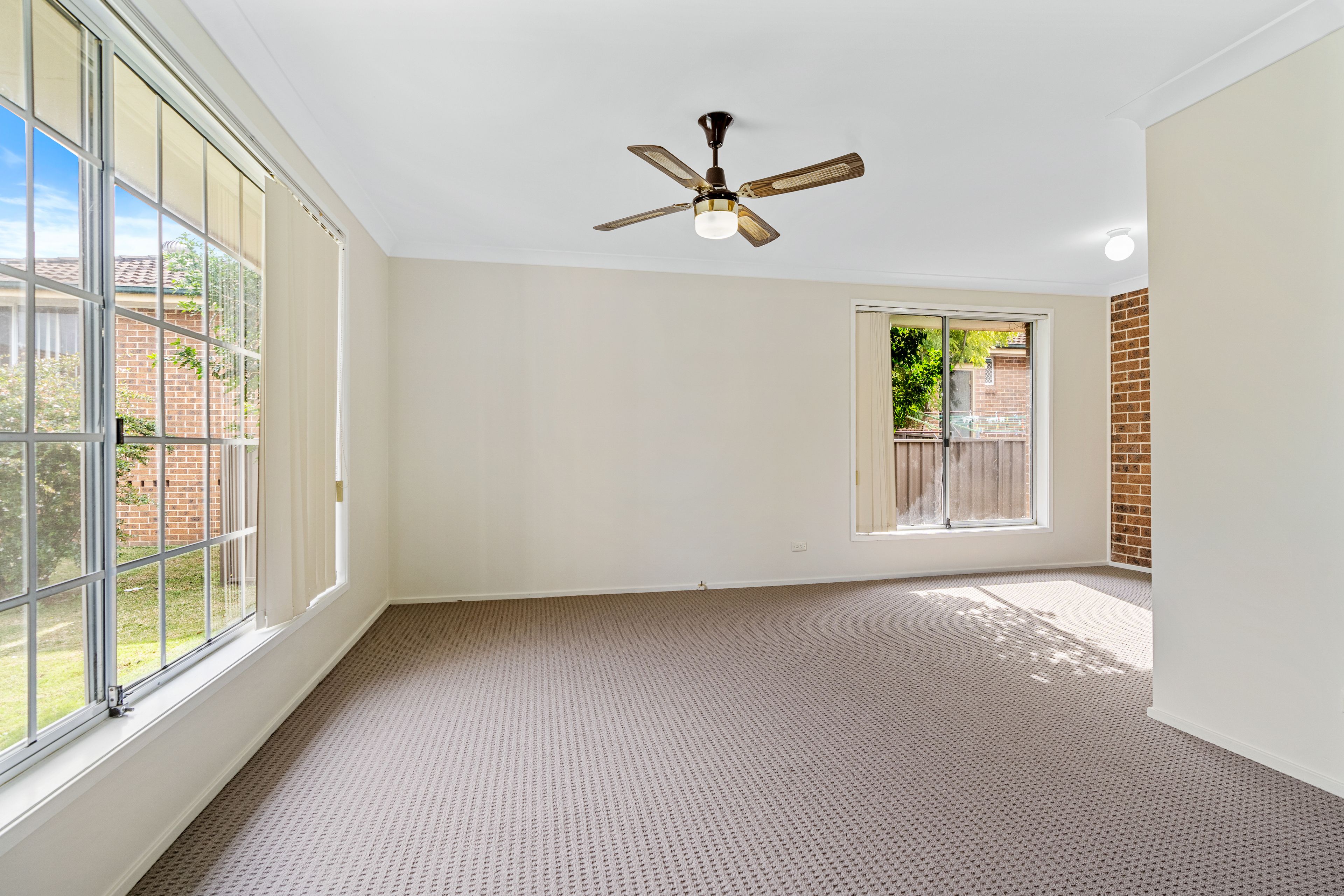 8/63 Fuchsia Crescent, Macquarie Fields, NSW 2564