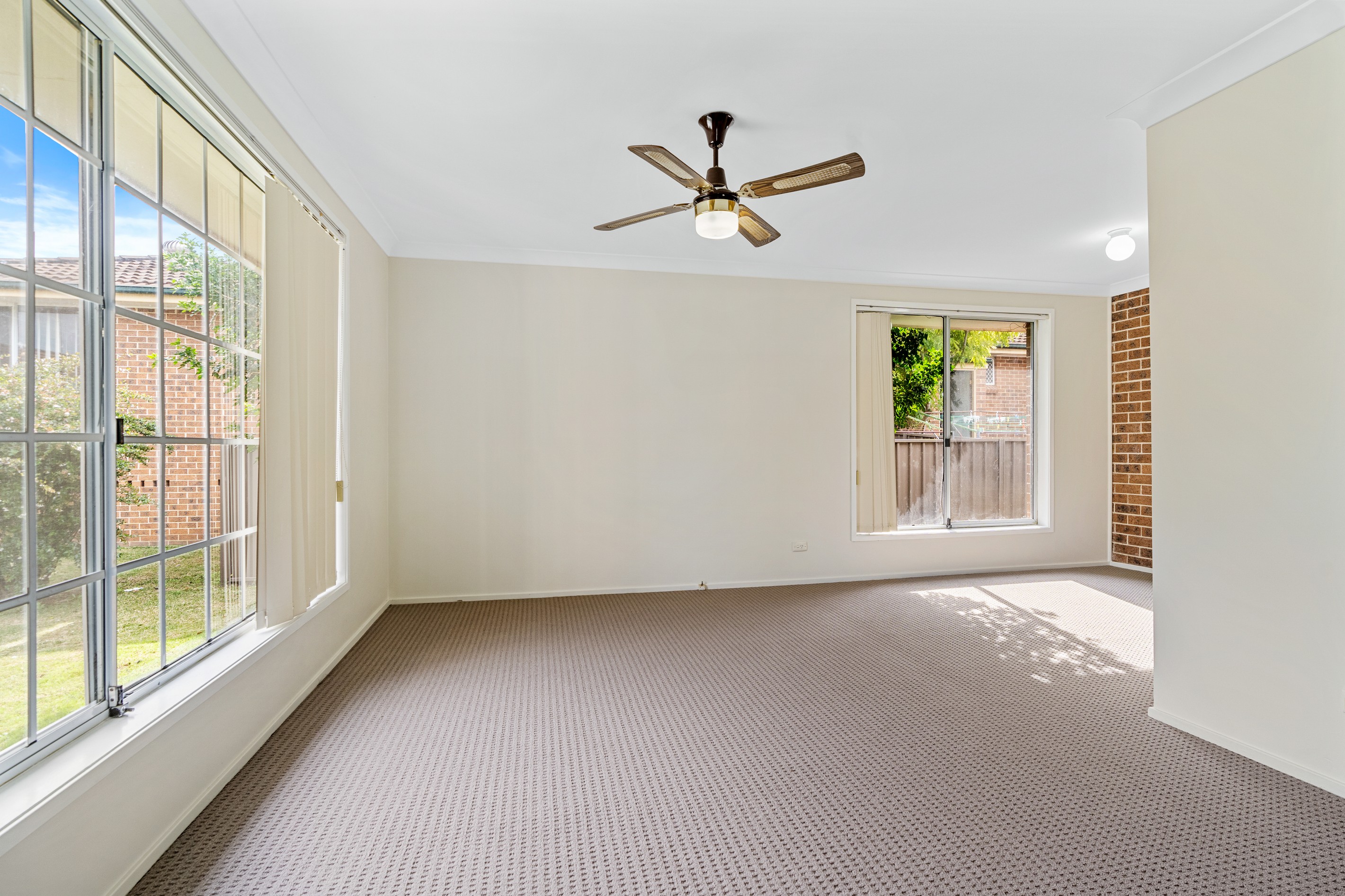 8/63 Fuchsia Crescent, Macquarie Fields, NSW 2564