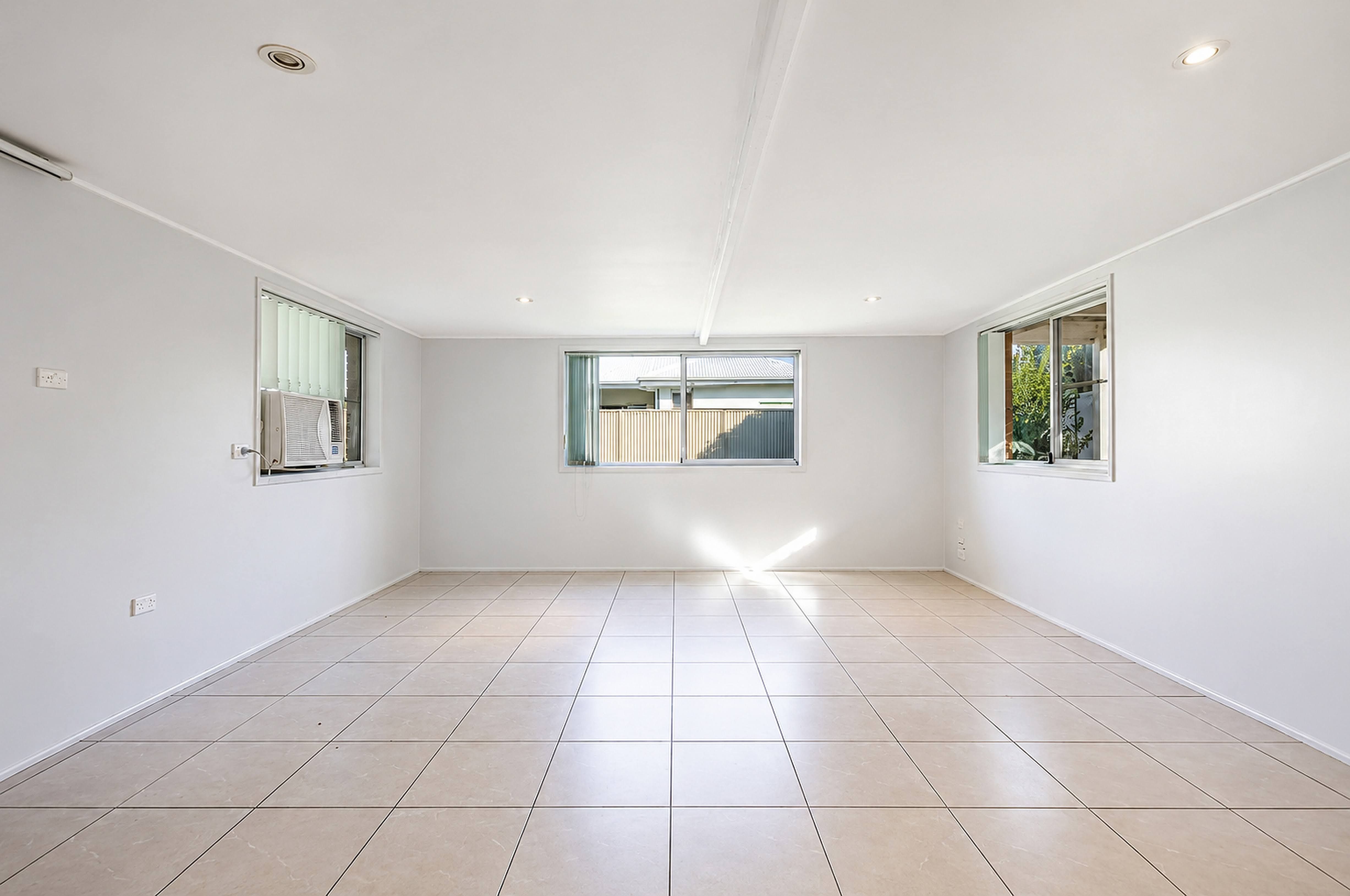18 Werona Street — photo 5 of 14