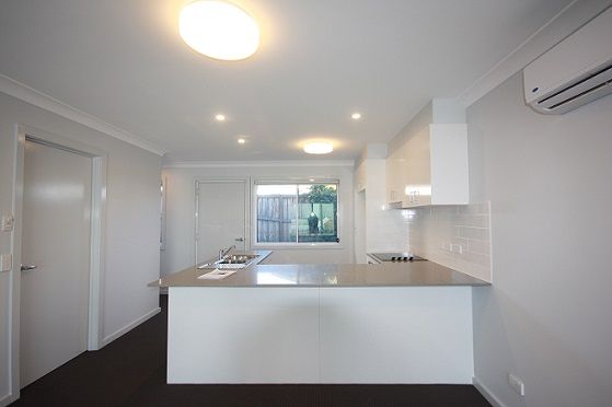 2/73 Sovereign Circuit, Glenfield, NSW 2167