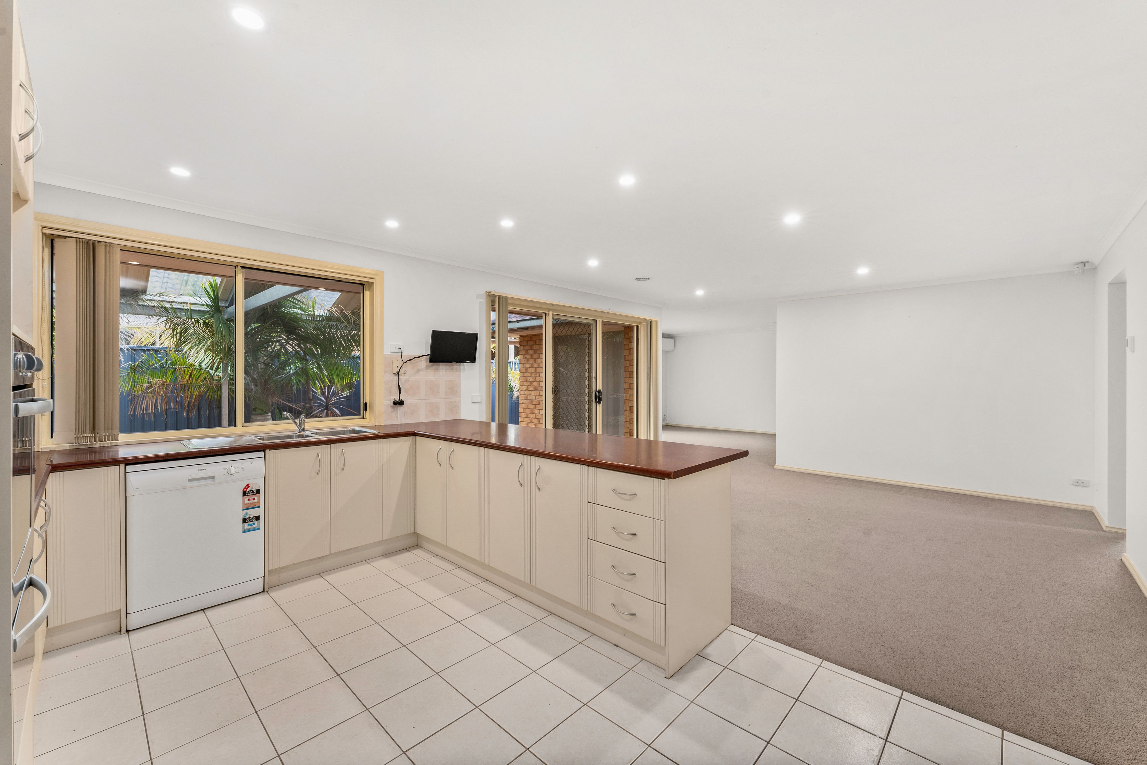 44 Shearwater Drive, Pakenham, VIC 3810