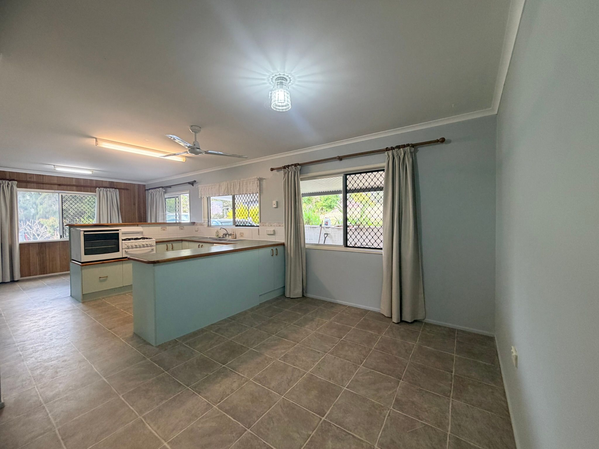152 Whites Road — photo 4 of 11