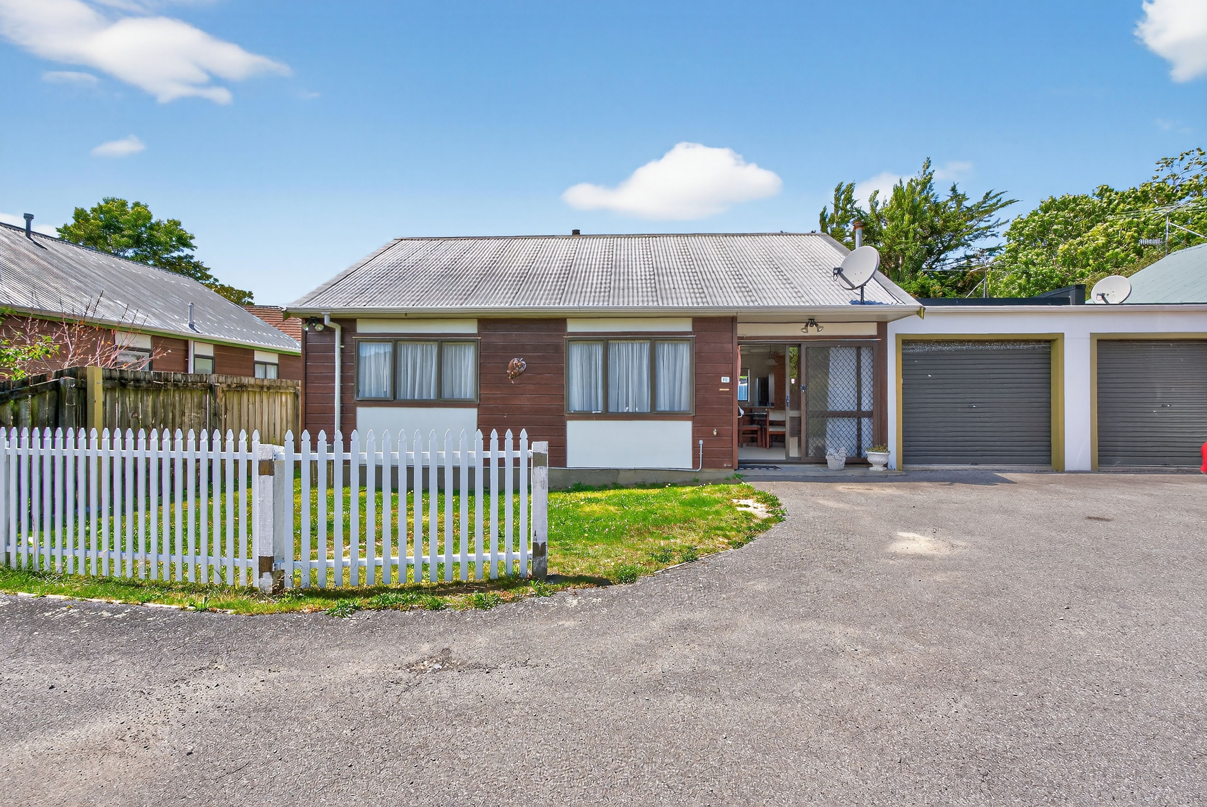 13C Gibbs Crescent, Wainuiomata, Lower Hutt City