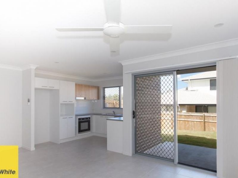 1/233 Edwards Street, Flinders View, QLD 4305