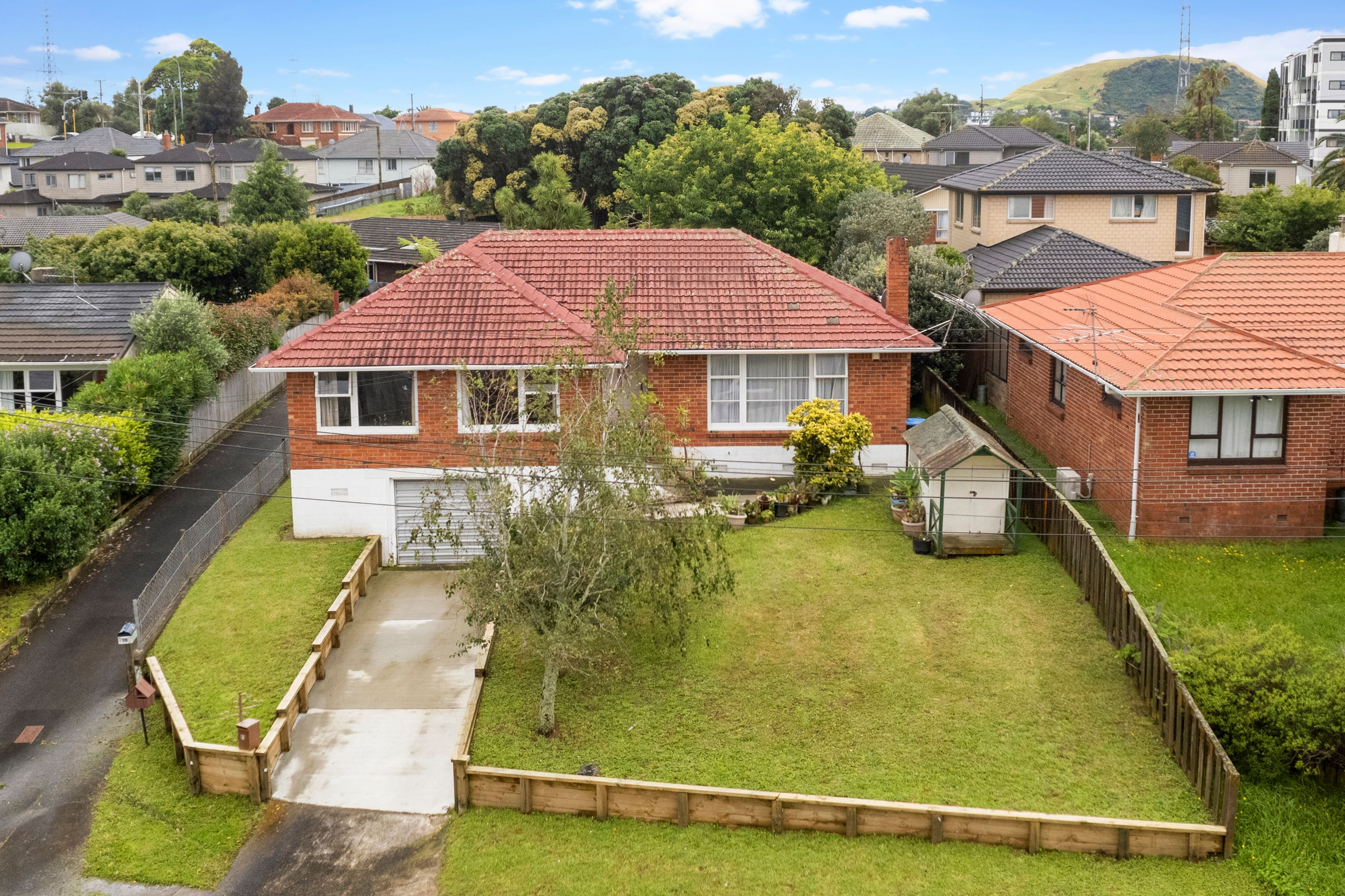 15 Mcrae Road, Mount Wellington, Auckland City 1060 Sold House Ray