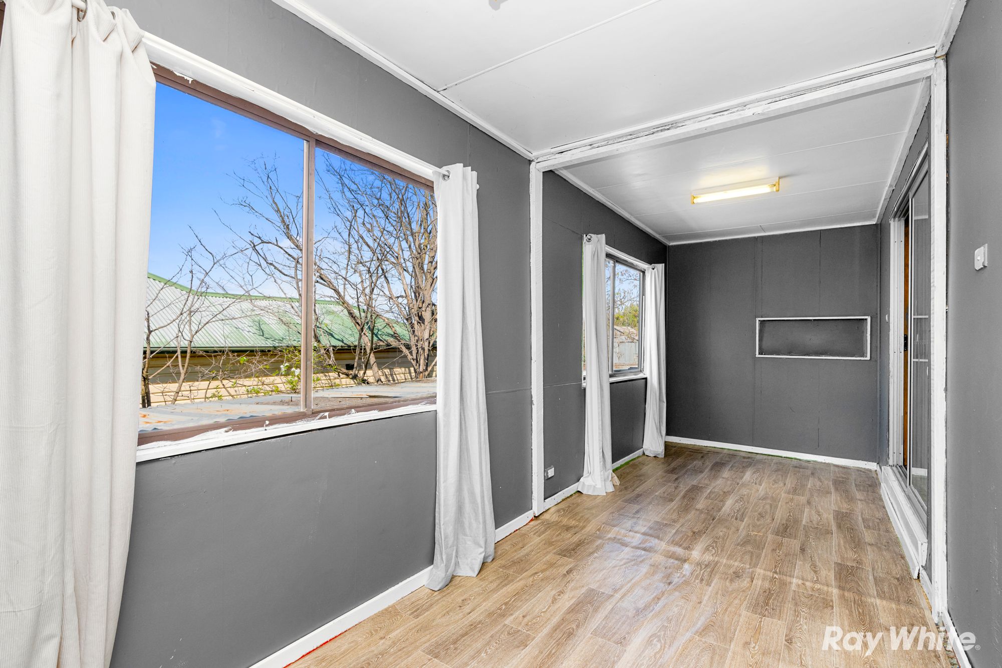 52 Kemp Street — photo 8 of 14