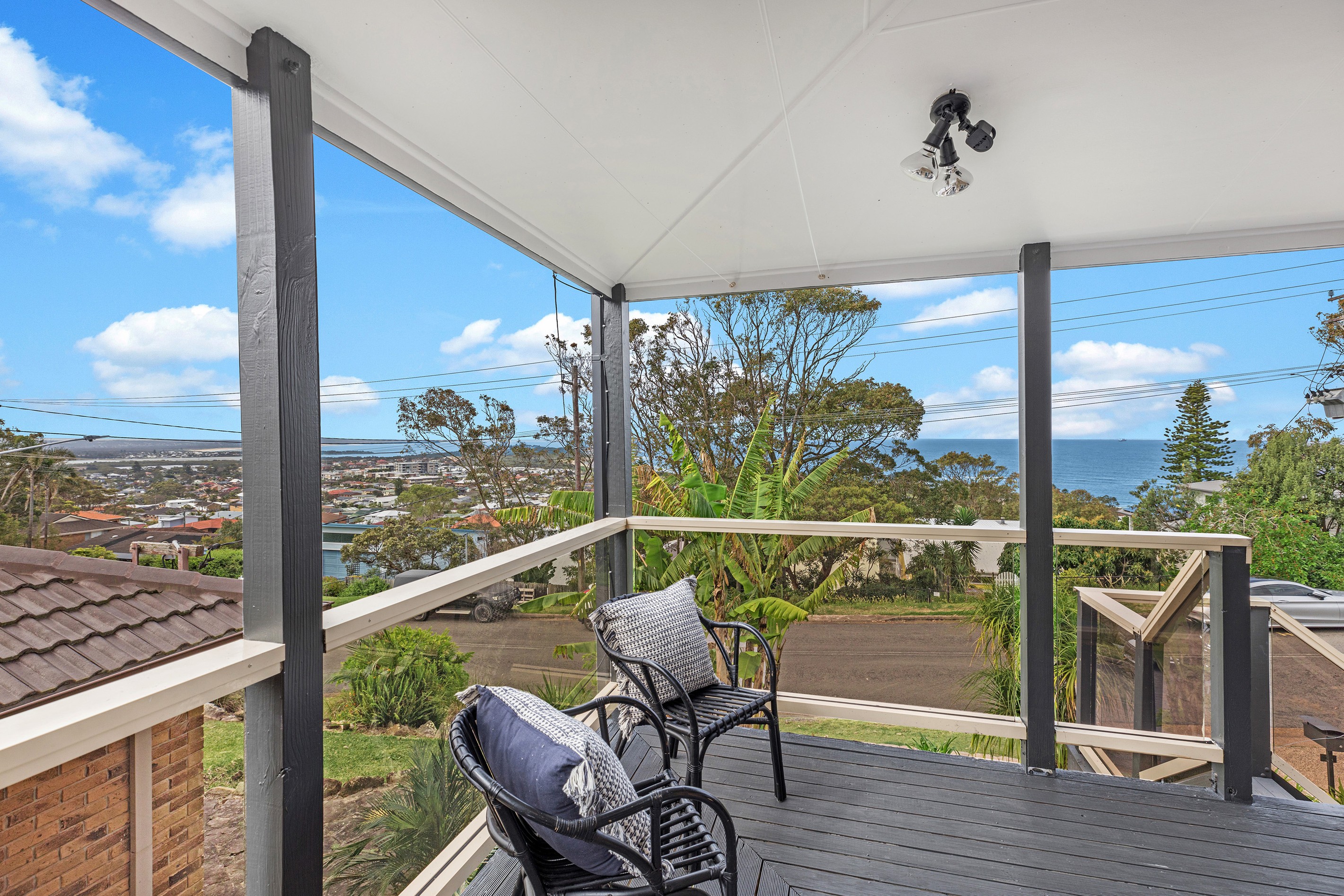 37 Scenic Drive, Caves Beach, NSW 2281