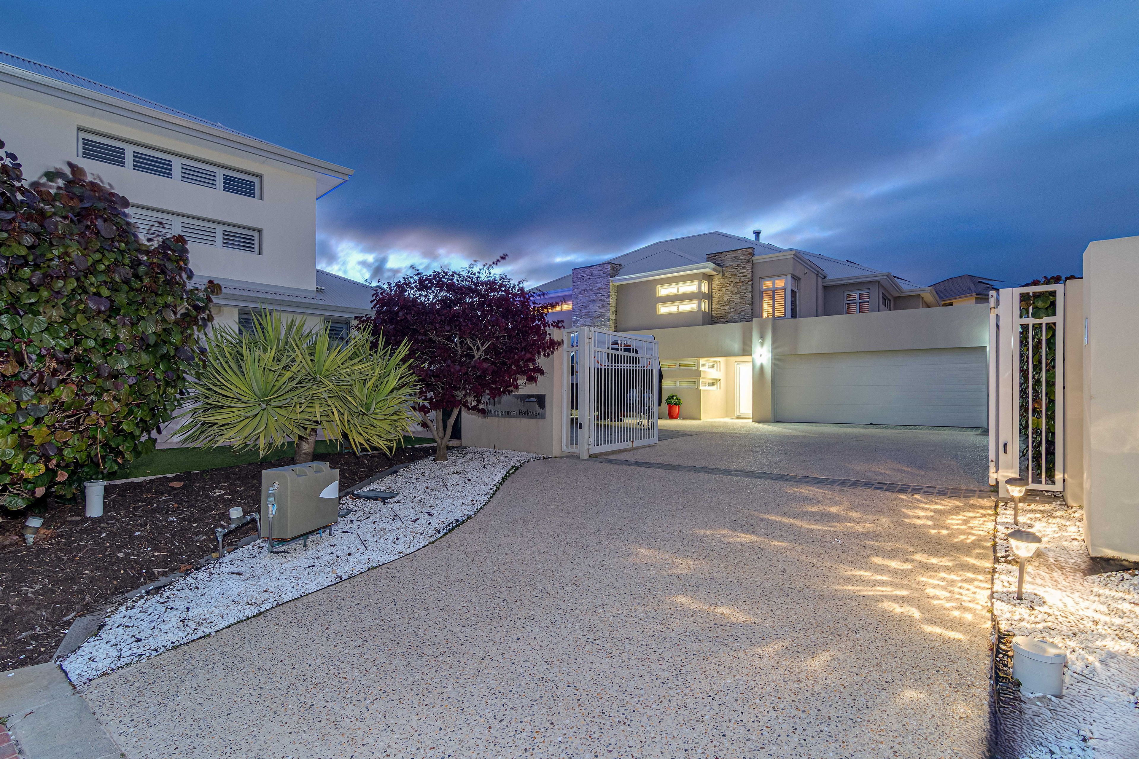11 Windjammer Parkway, Jindalee, WA 6036