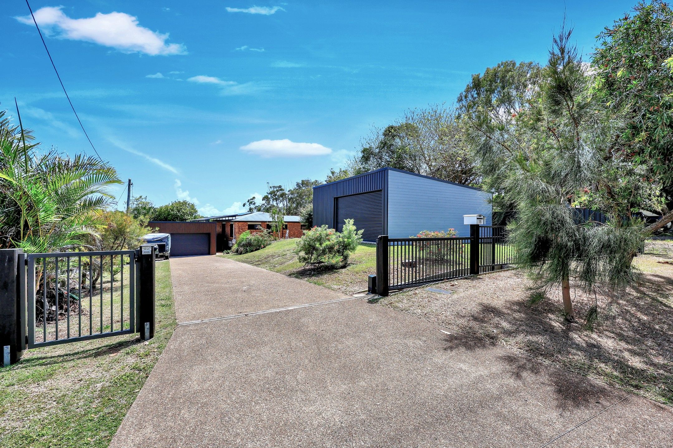 15 Pandanus Crescent — photo 6 of 30