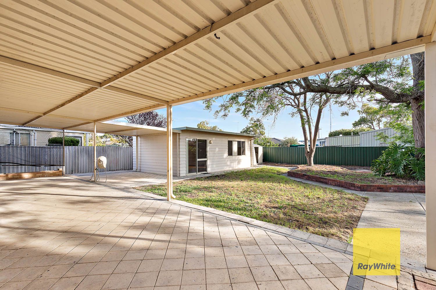 15 Mereworth Road — photo 11 of 16