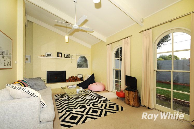 1 Carnoustie Court, Frankston, VIC 3199